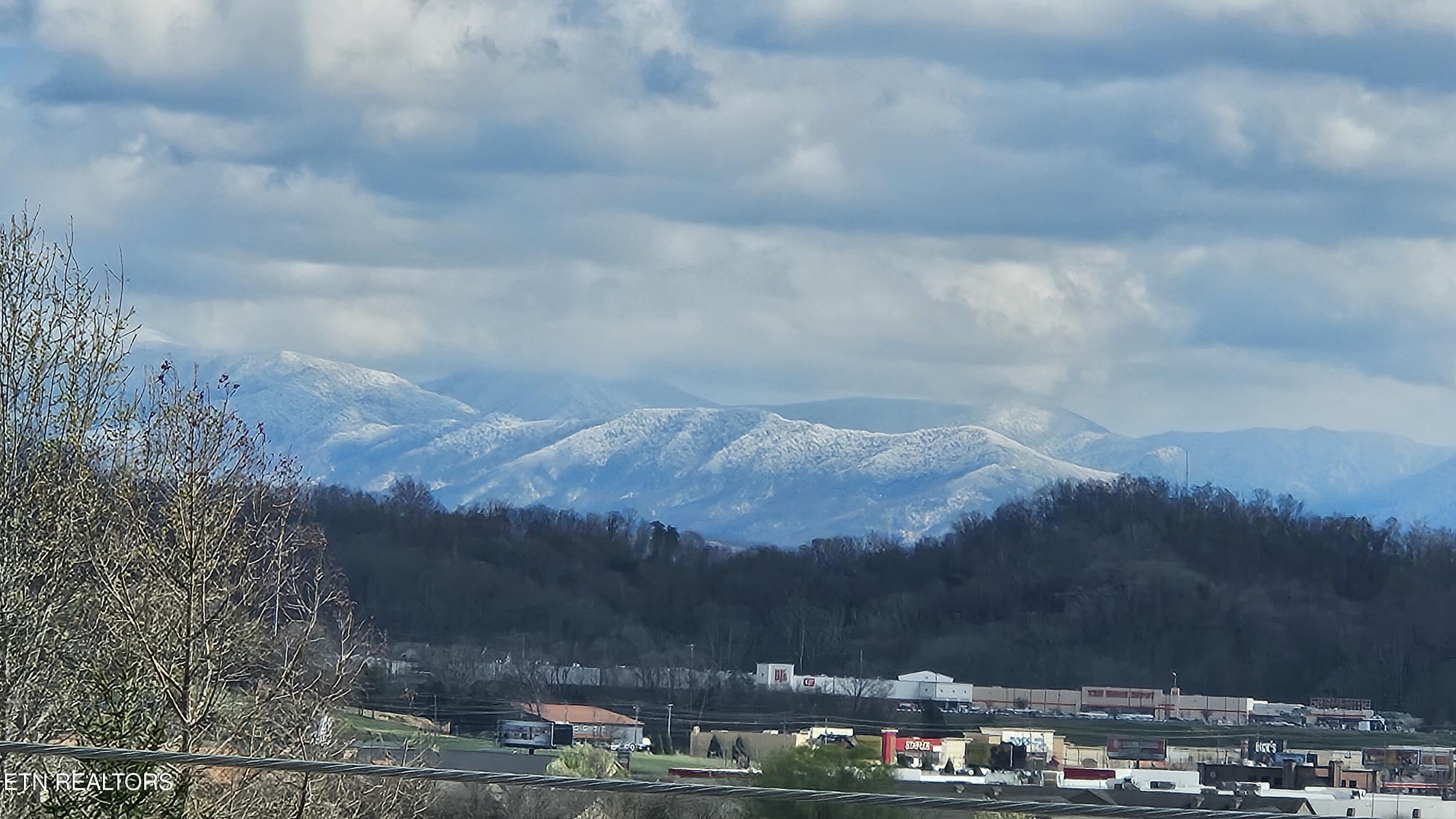 1424 Old Knoxville Highway Sevierville TN 37876