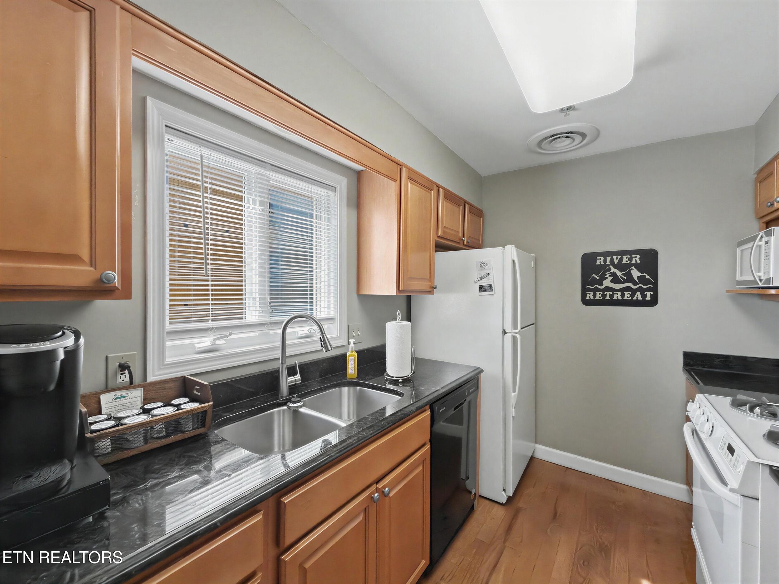 609 River Place Way Sevierville TN 37862