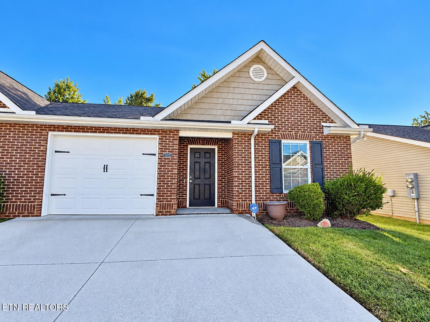 5029 White Petal Way Knoxville TN 37912
