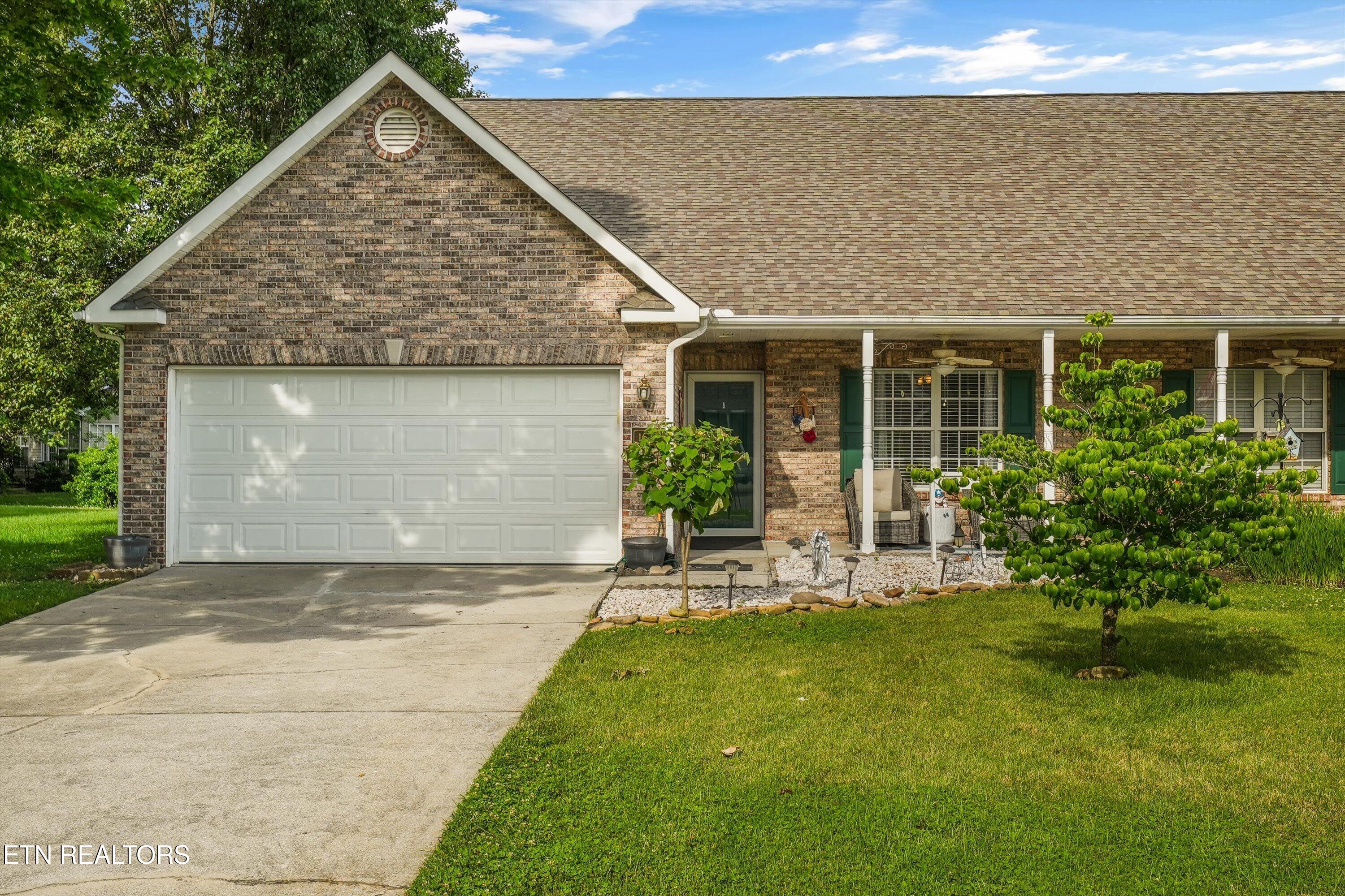 1676 Emerald Pointe Lane Knoxville TN 37918