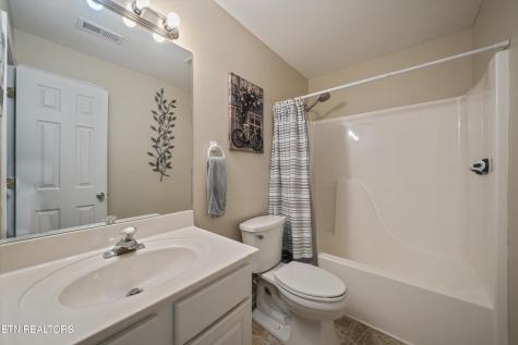 1676 Emerald Pointe Lane Knoxville TN 37918