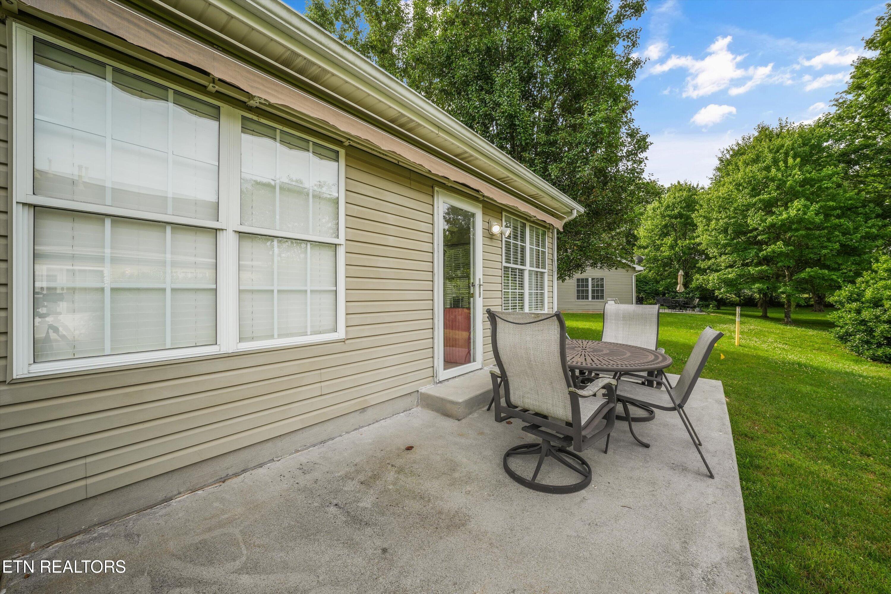 1676 Emerald Pointe Lane Knoxville TN 37918
