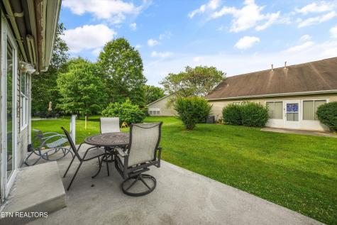 1676 Emerald Pointe Lane Knoxville TN 37918