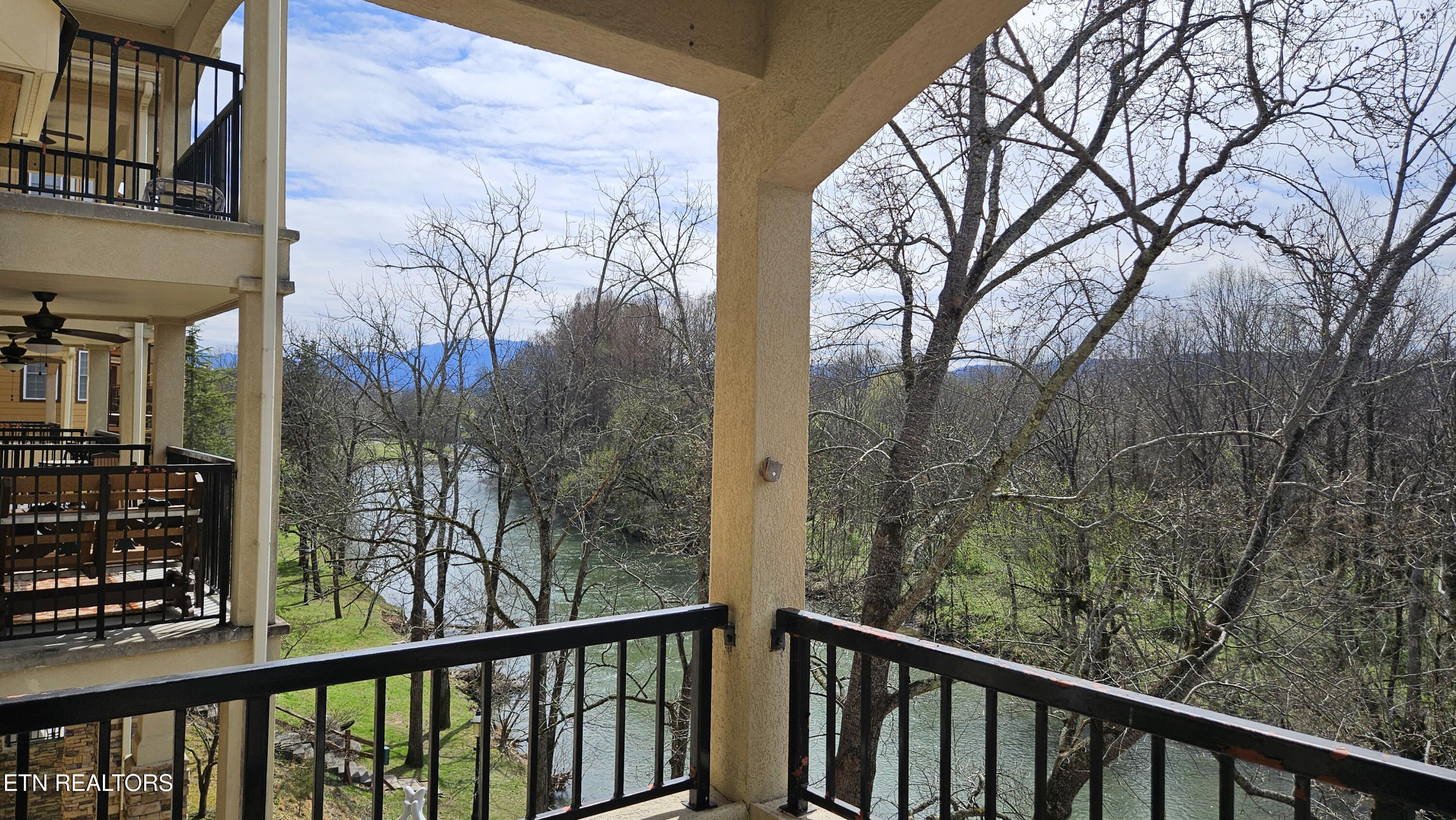 615 River Place Way Sevierville TN 37862
