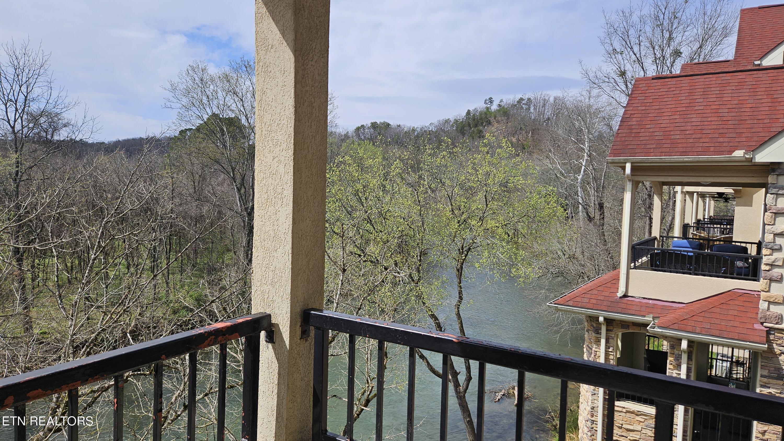 615 River Place Way Sevierville TN 37862