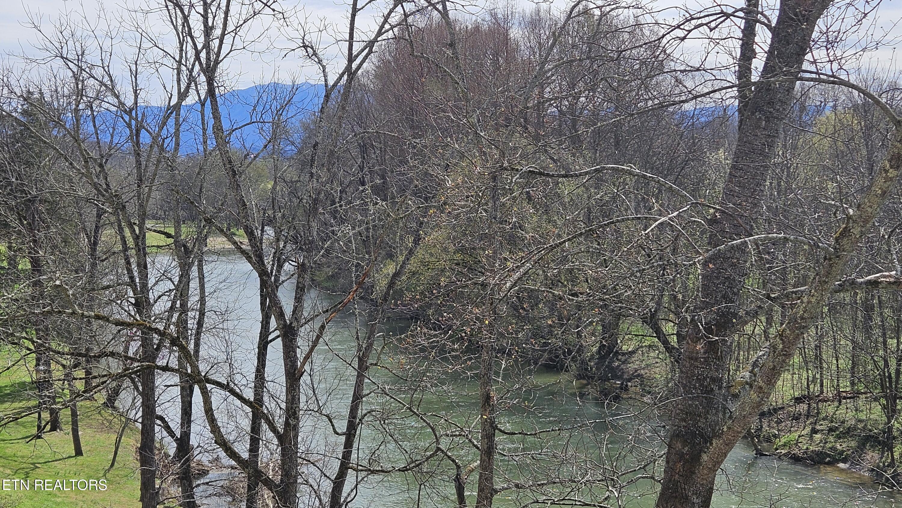 615 River Place Way Sevierville TN 37862