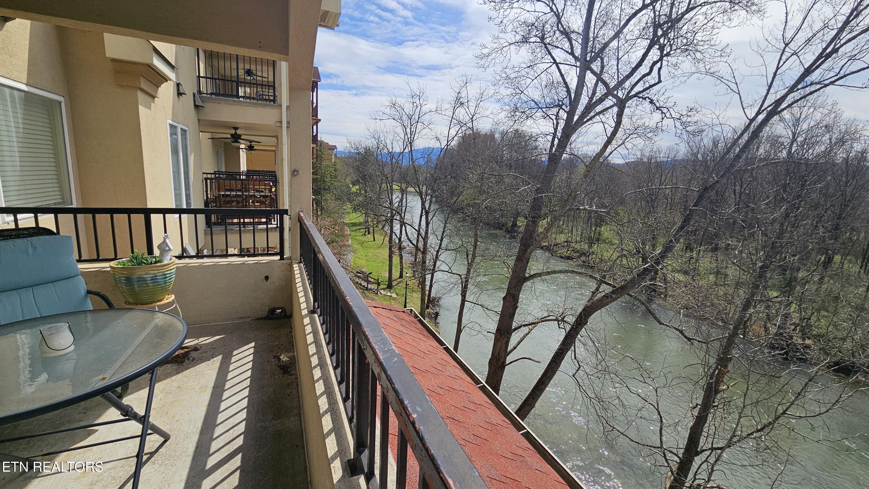 615 River Place Way Sevierville TN 37862