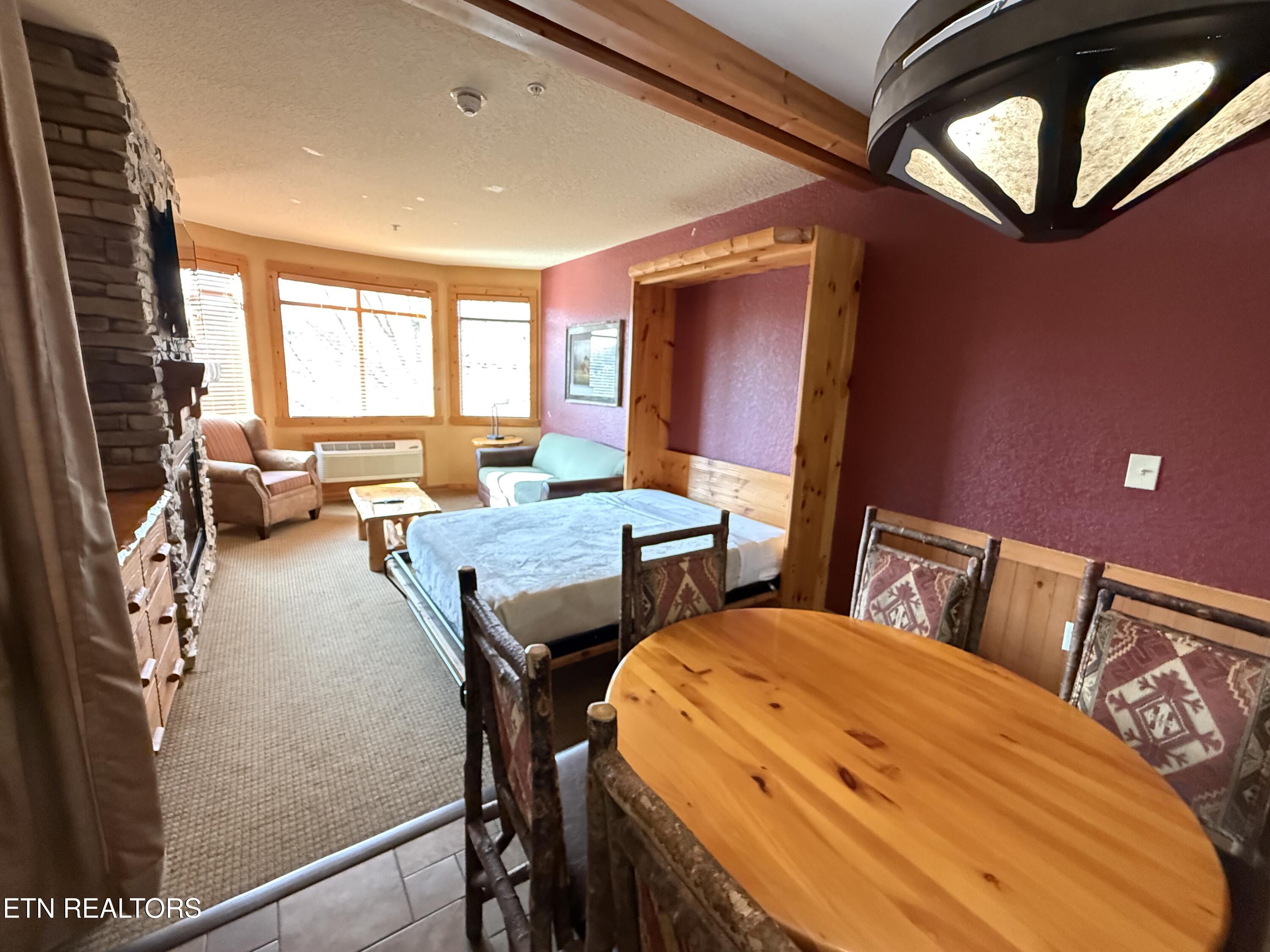 1424 Old Knoxville 13067/ 13069 Highway Sevierville TN 37876