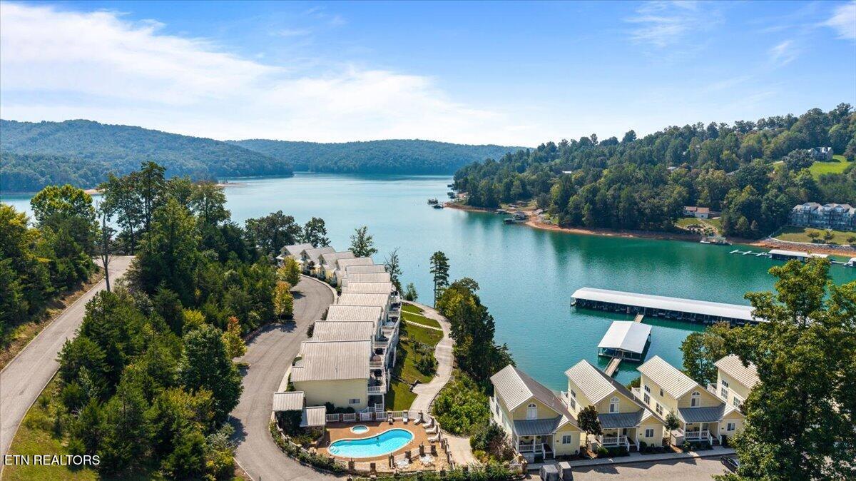 131 N Deer Village Lane Lafollette TN 37766
