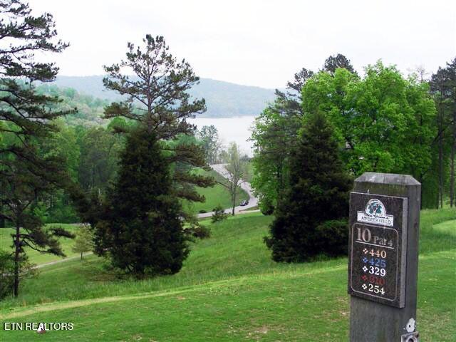 131 N Deer Village Lane Lafollette TN 37766