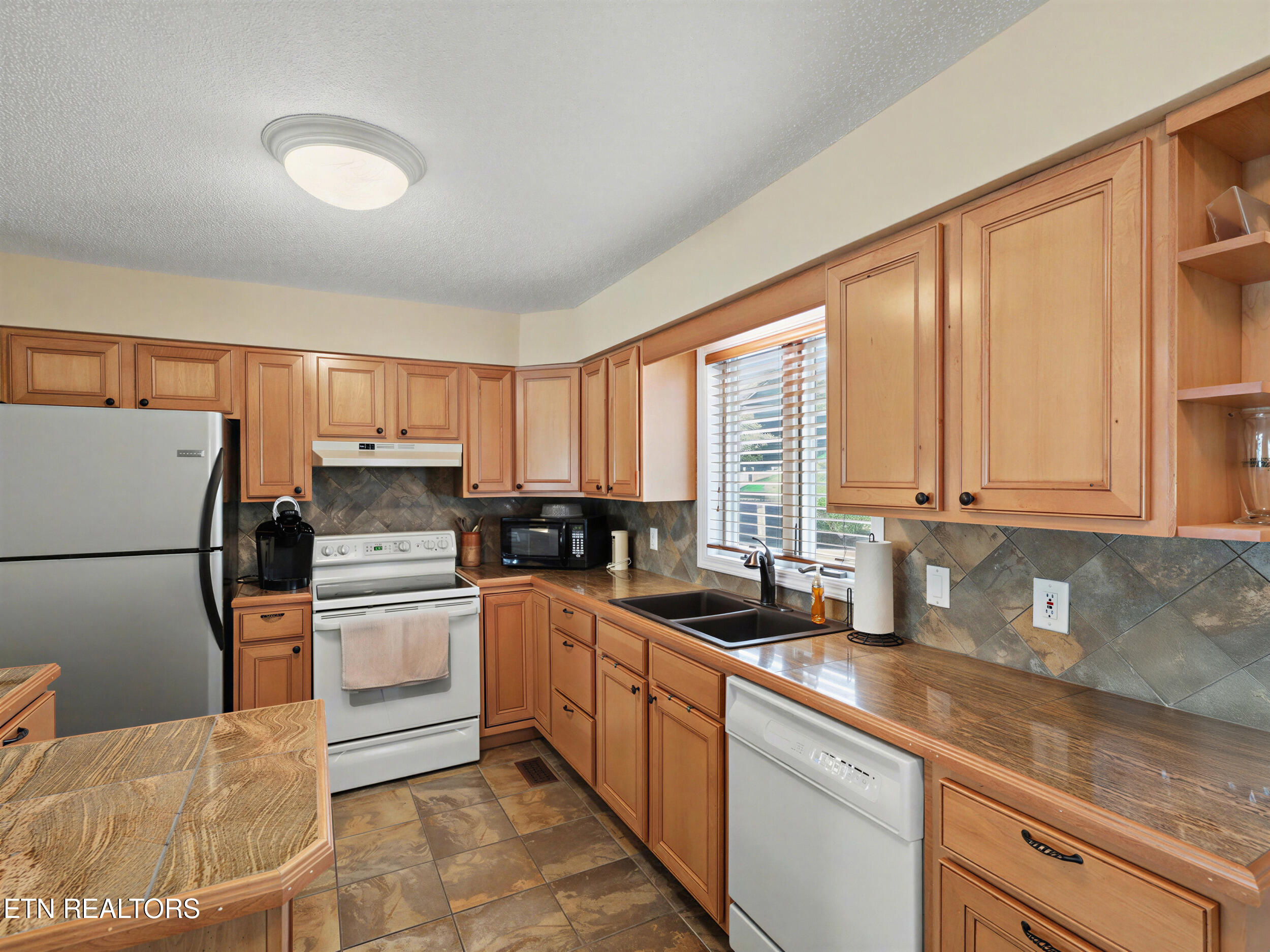 700 Shanghai Landing Lane Lafollette TN 37766