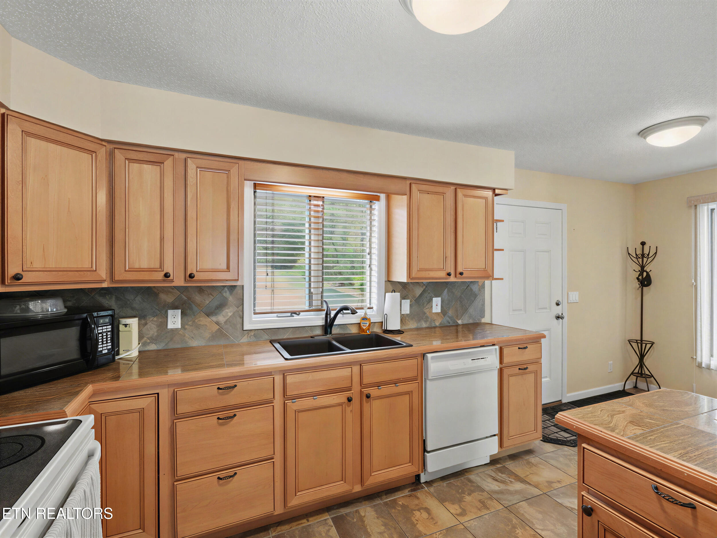 700 Shanghai Landing Lane Lafollette TN 37766