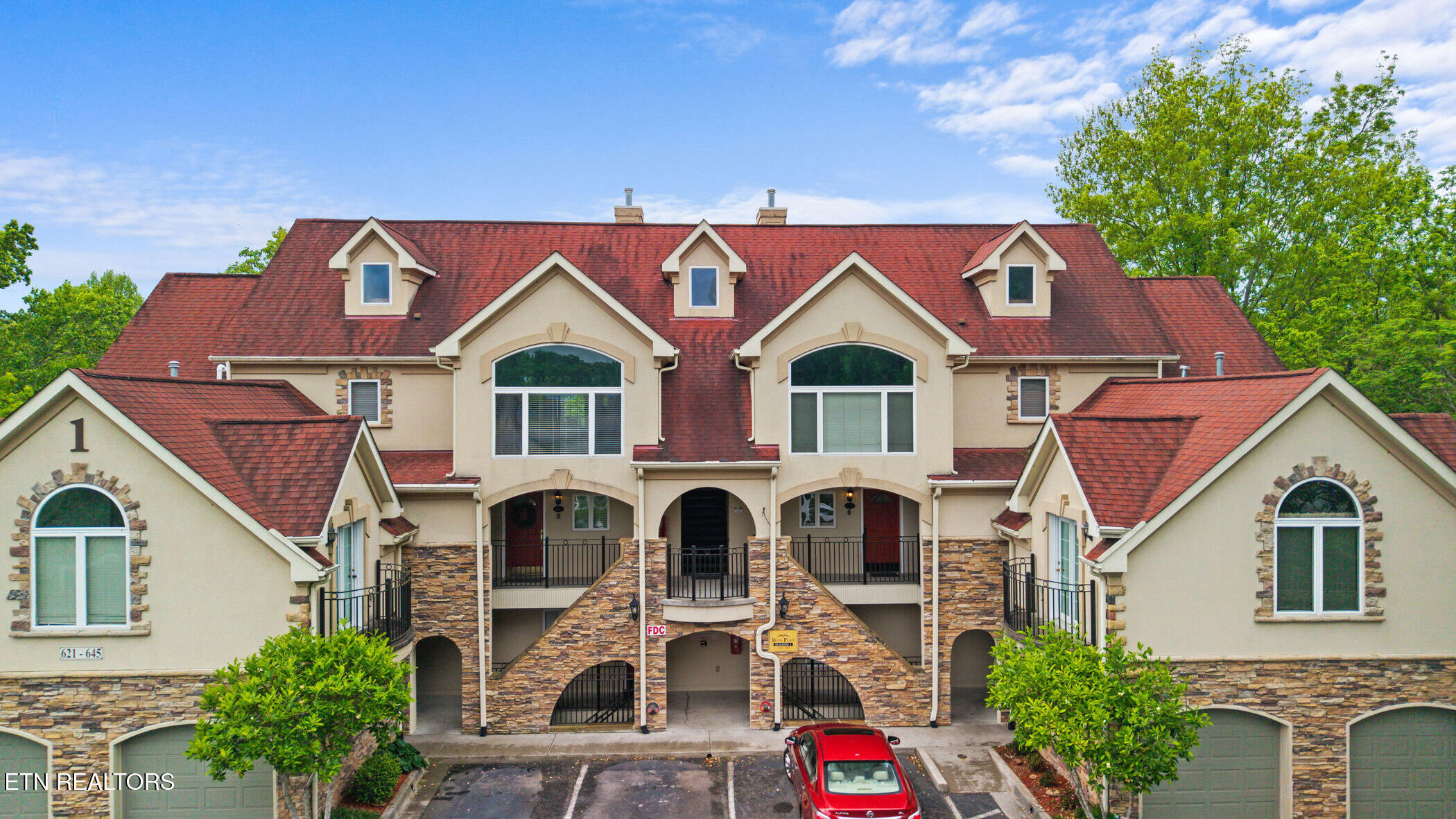 643 River Place Way Sevierville TN 37862