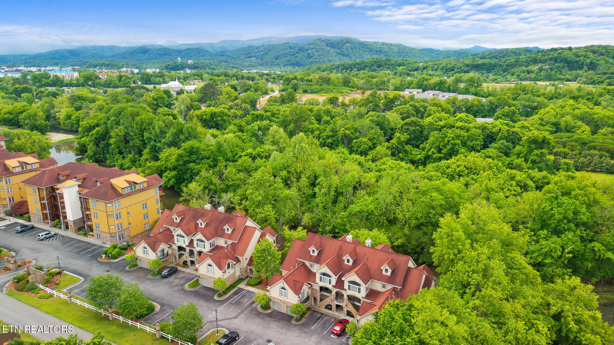 643 River Place Way Sevierville TN 37862