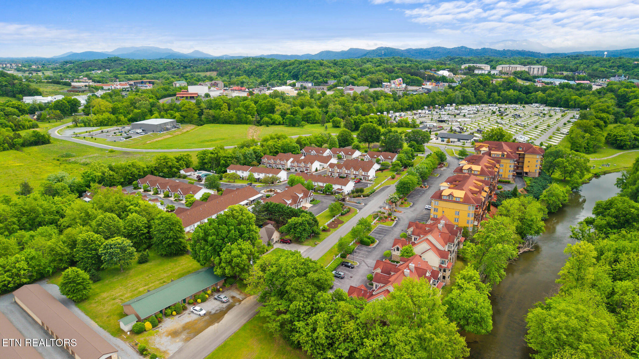 643 River Place Way Sevierville TN 37862