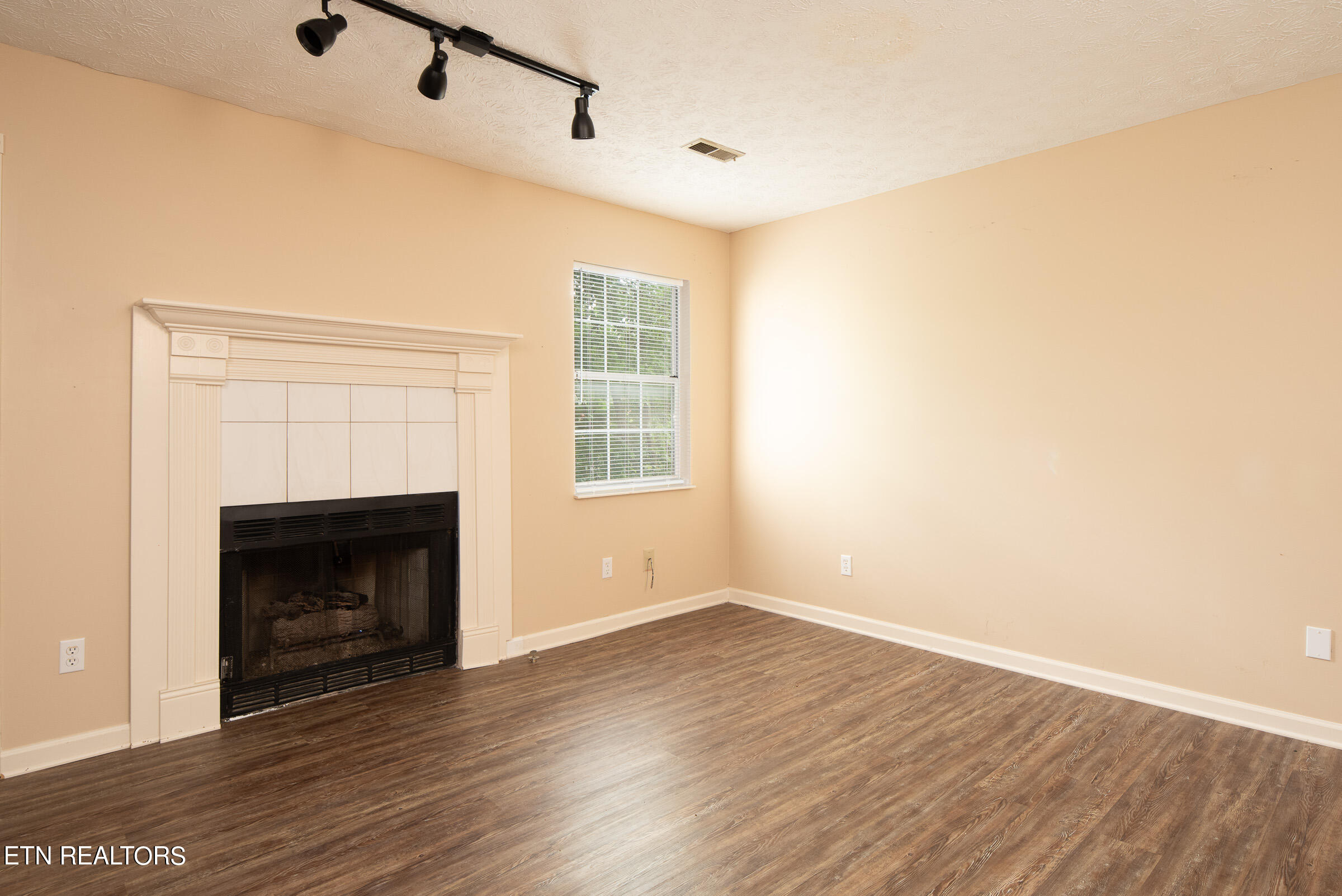 8600 Olde Colony Trail Unit 100 Knoxville TN 37923