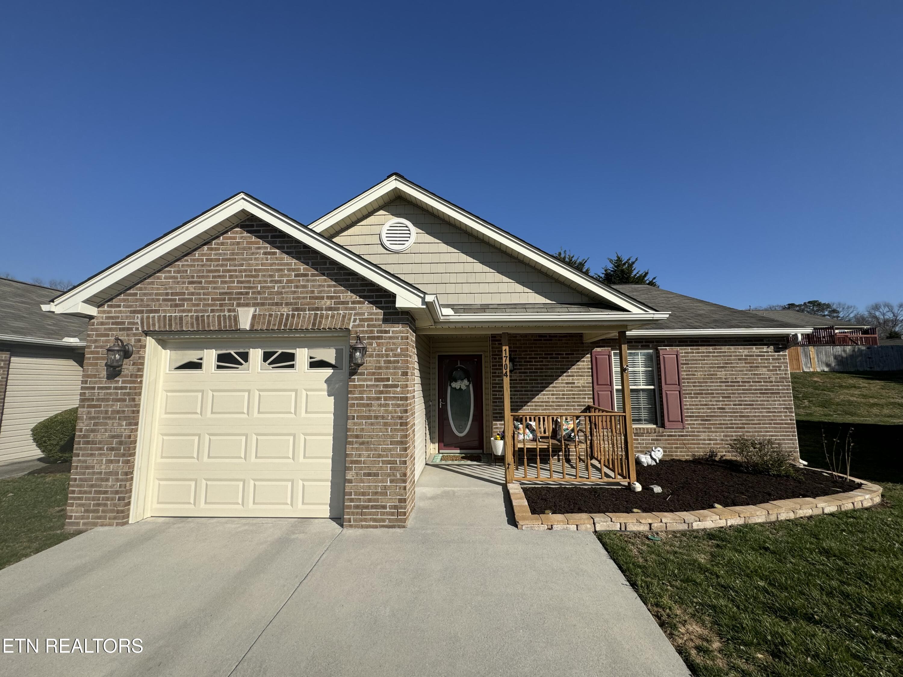 1704 Appian Way Knoxville TN 37923