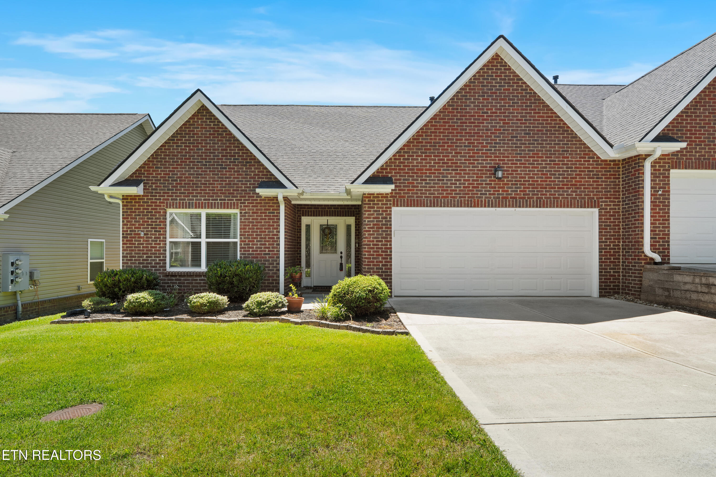 1117 Fellin View Way Sevierville TN 37876