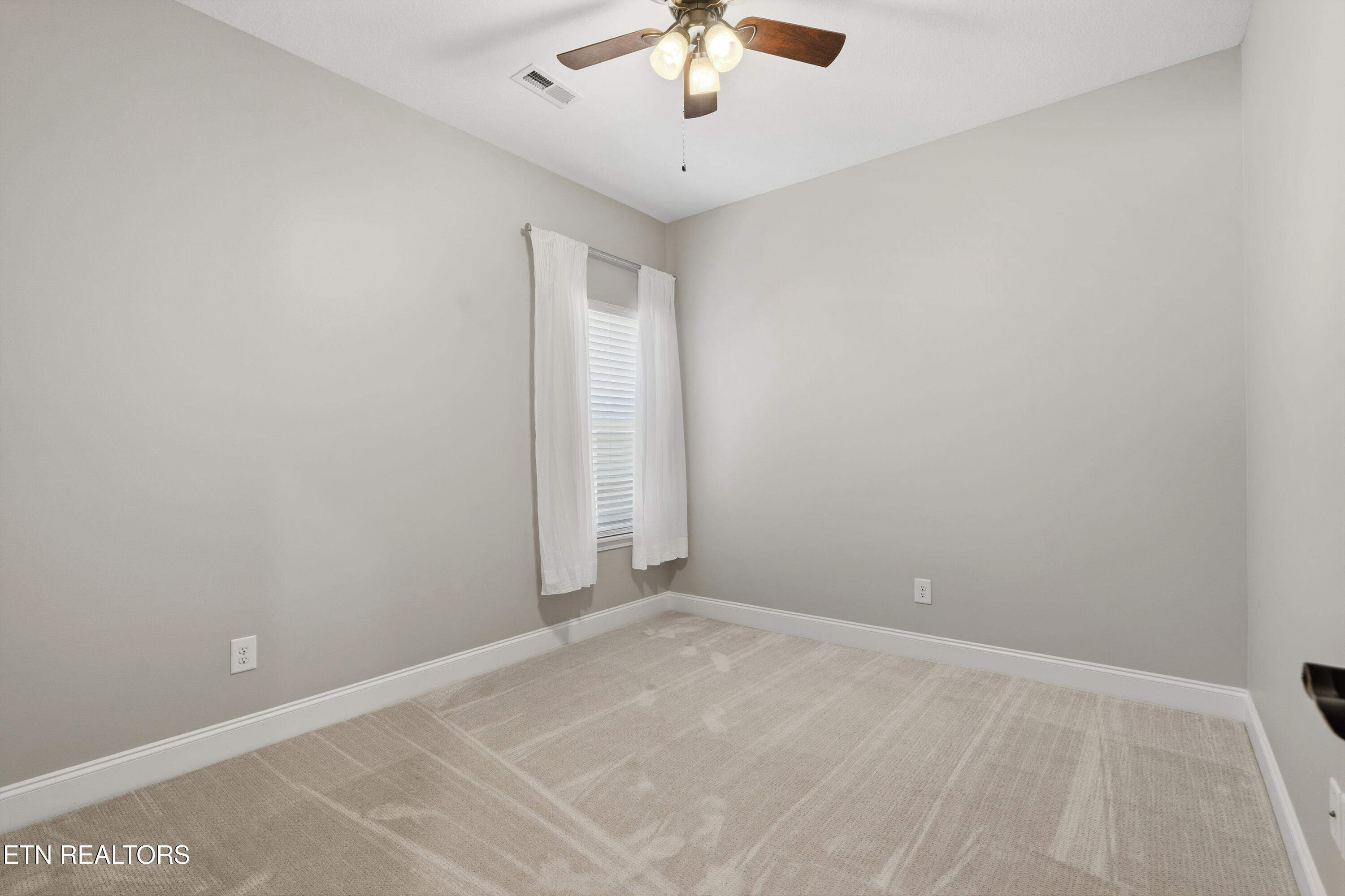 1117 Fellin View Way Sevierville TN 37876