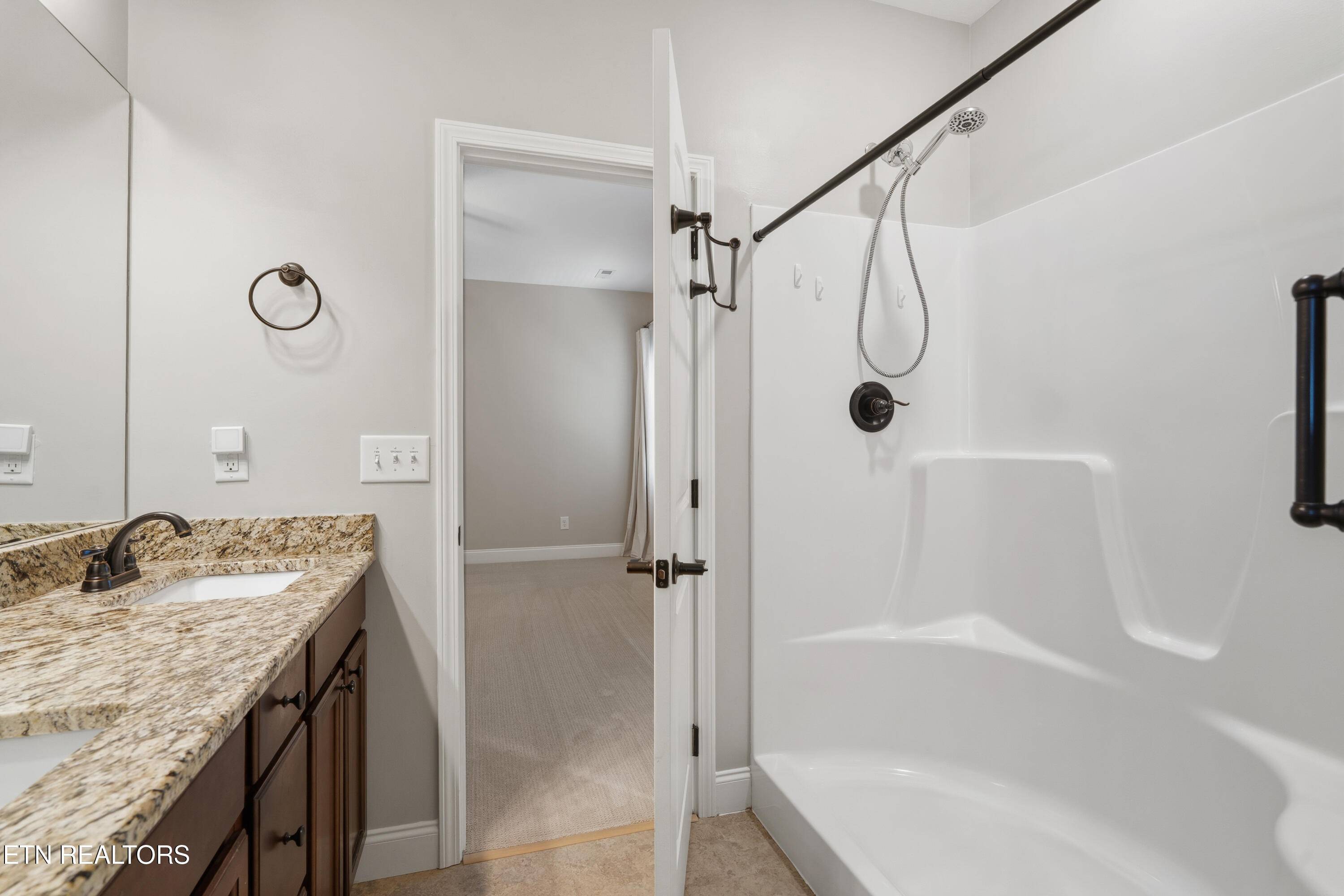 1117 Fellin View Way Sevierville TN 37876