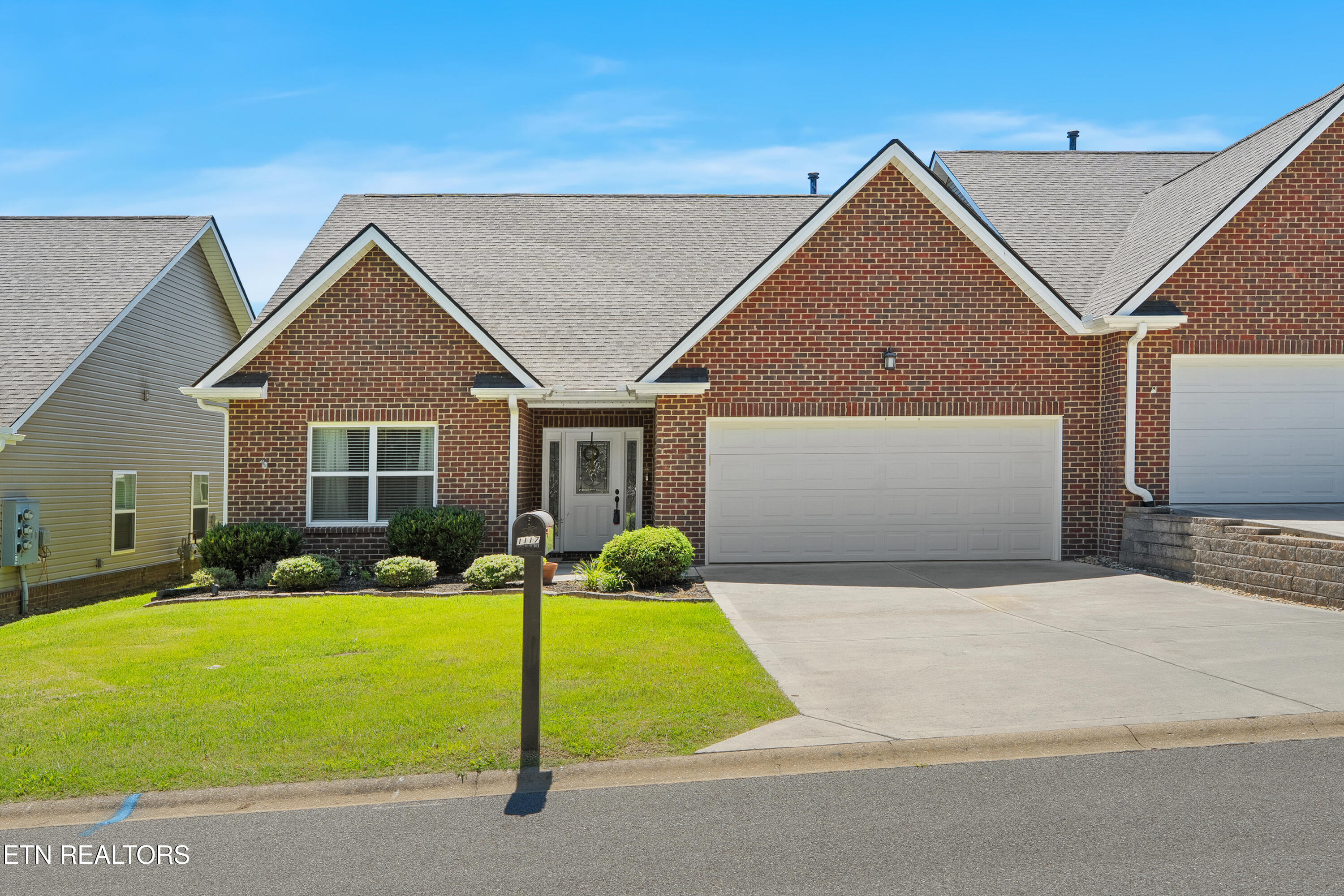 1117 Fellin View Way Sevierville TN 37876