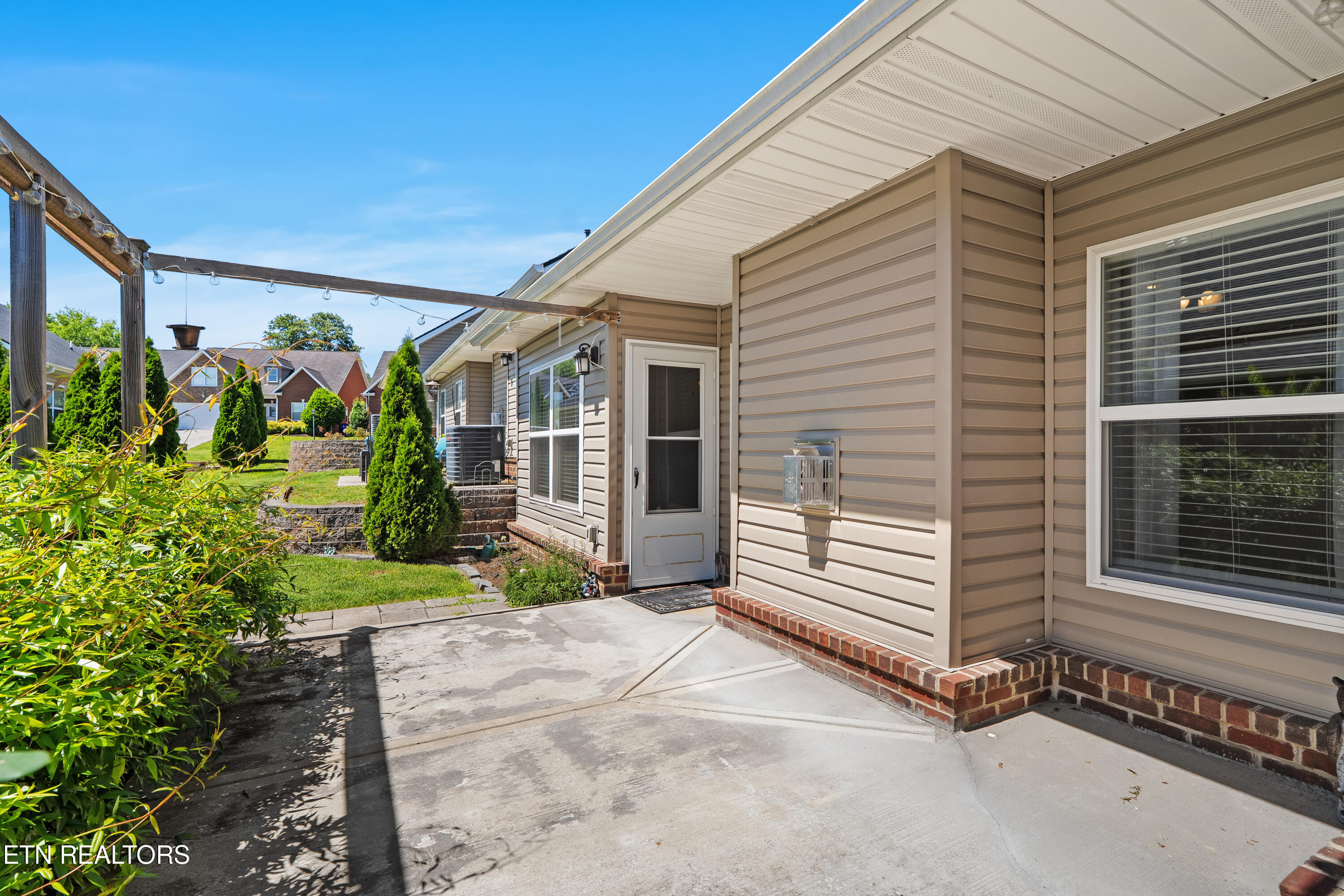 1117 Fellin View Way Sevierville TN 37876