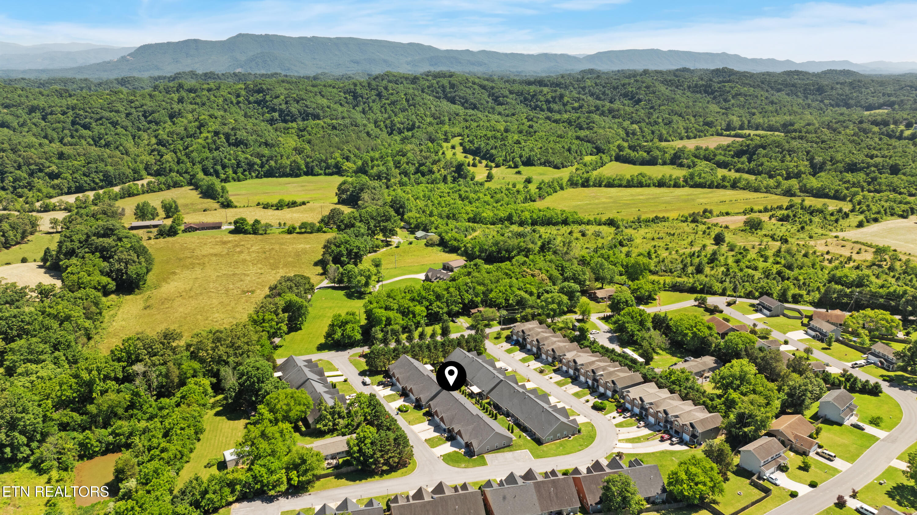 1117 Fellin View Way Sevierville TN 37876