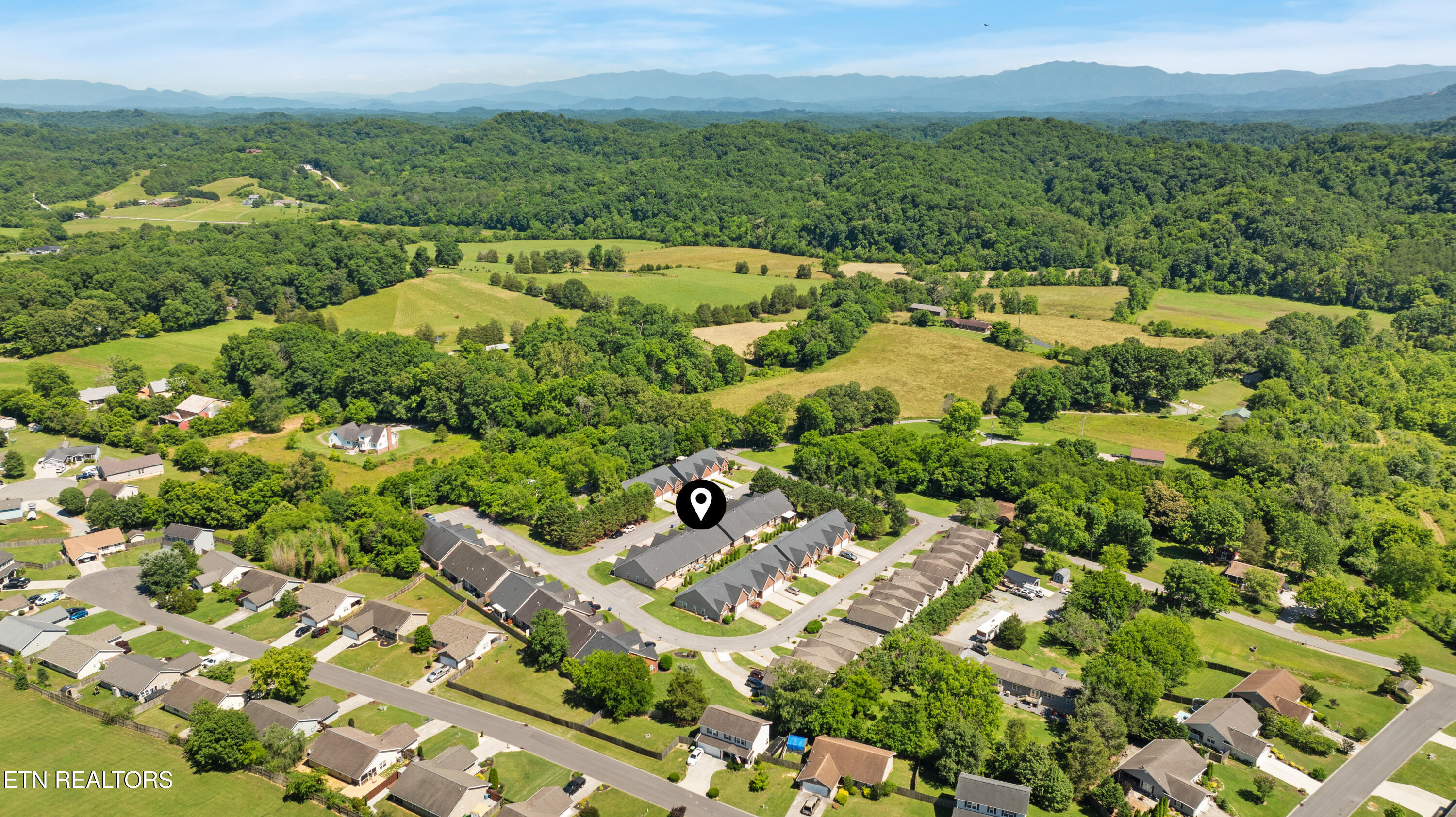1117 Fellin View Way Sevierville TN 37876