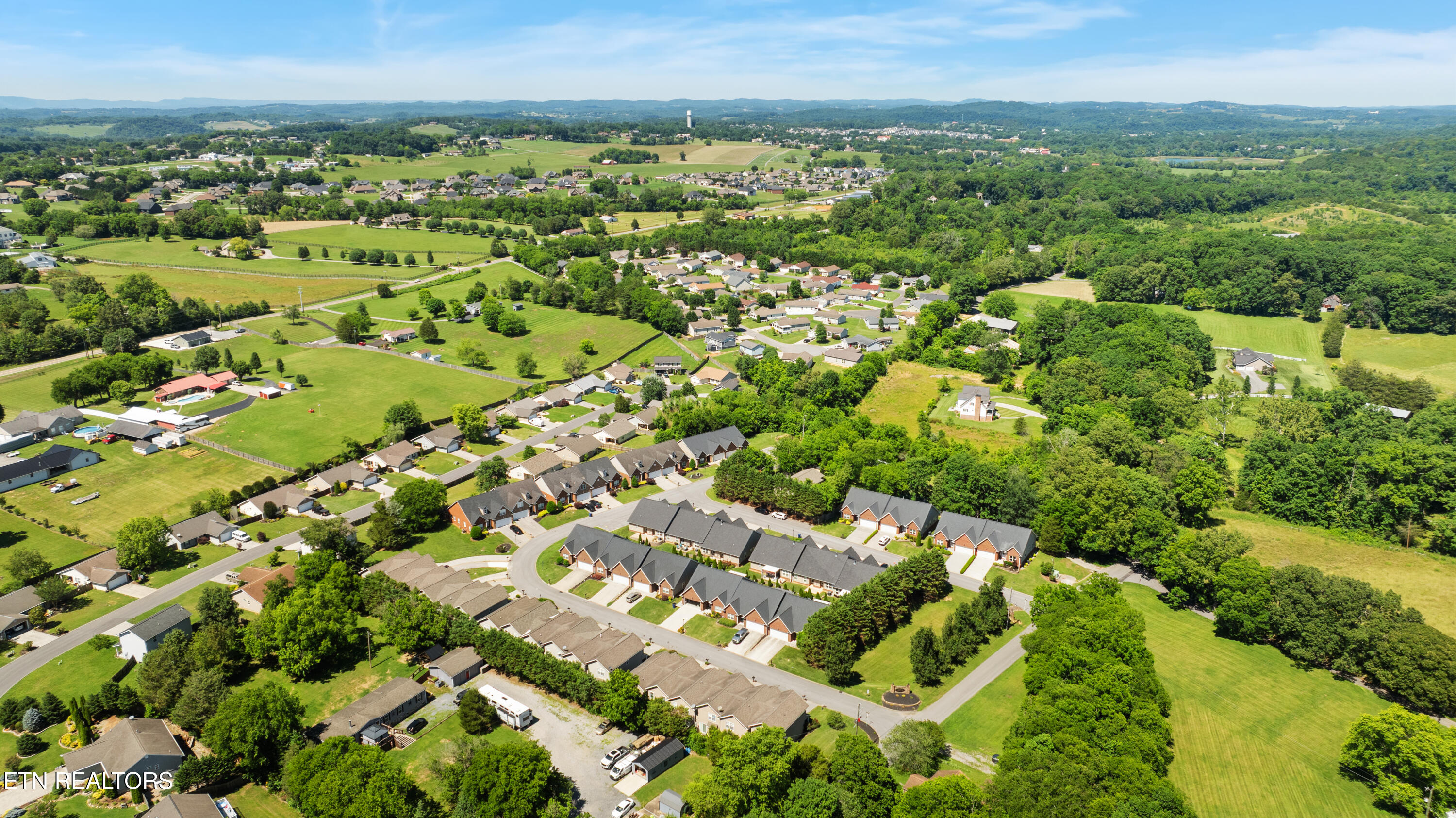 1117 Fellin View Way Sevierville TN 37876