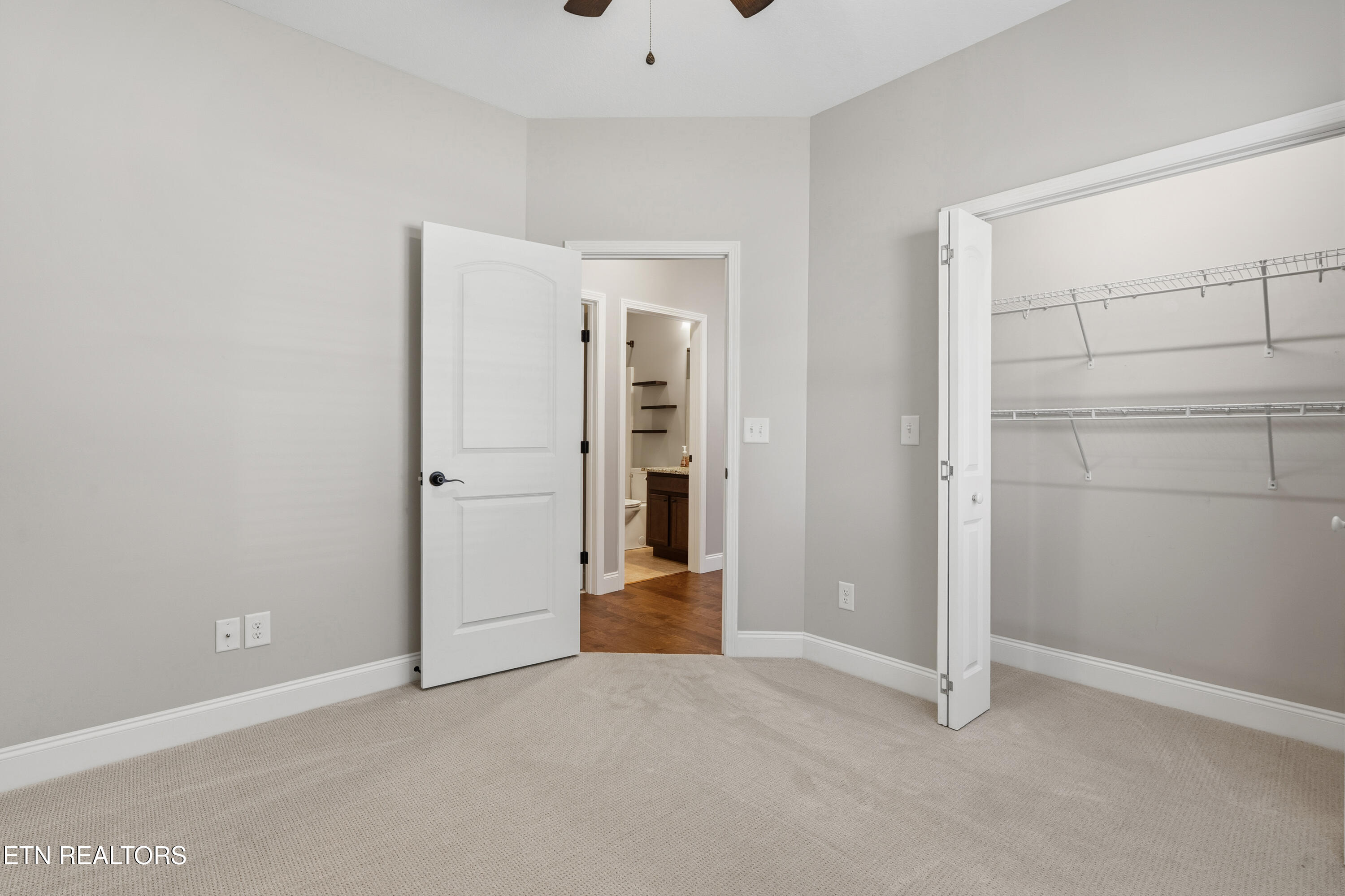 1117 Fellin View Way Sevierville TN 37876