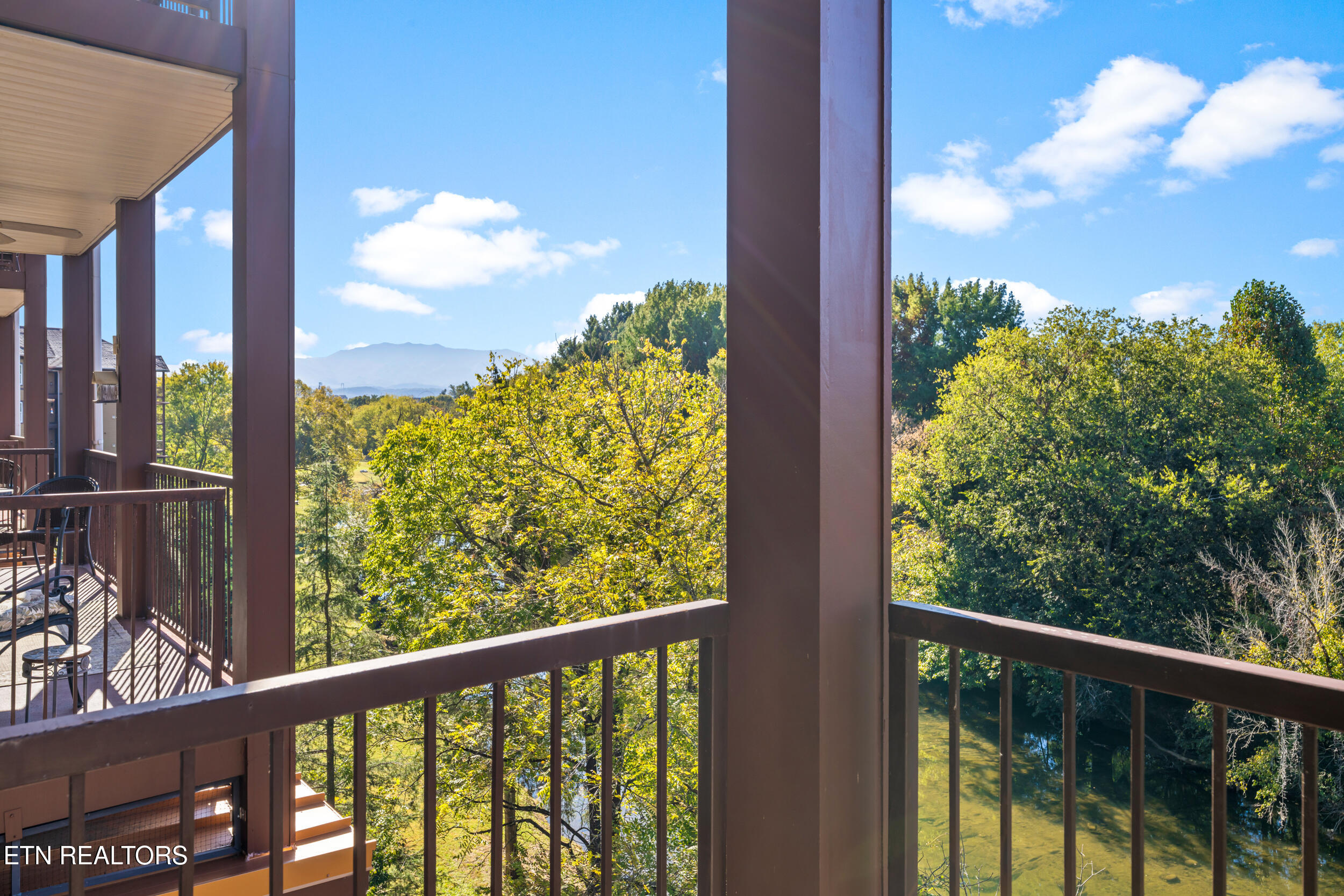 527 River Place Way, Unit 334 Sevierville TN 37862