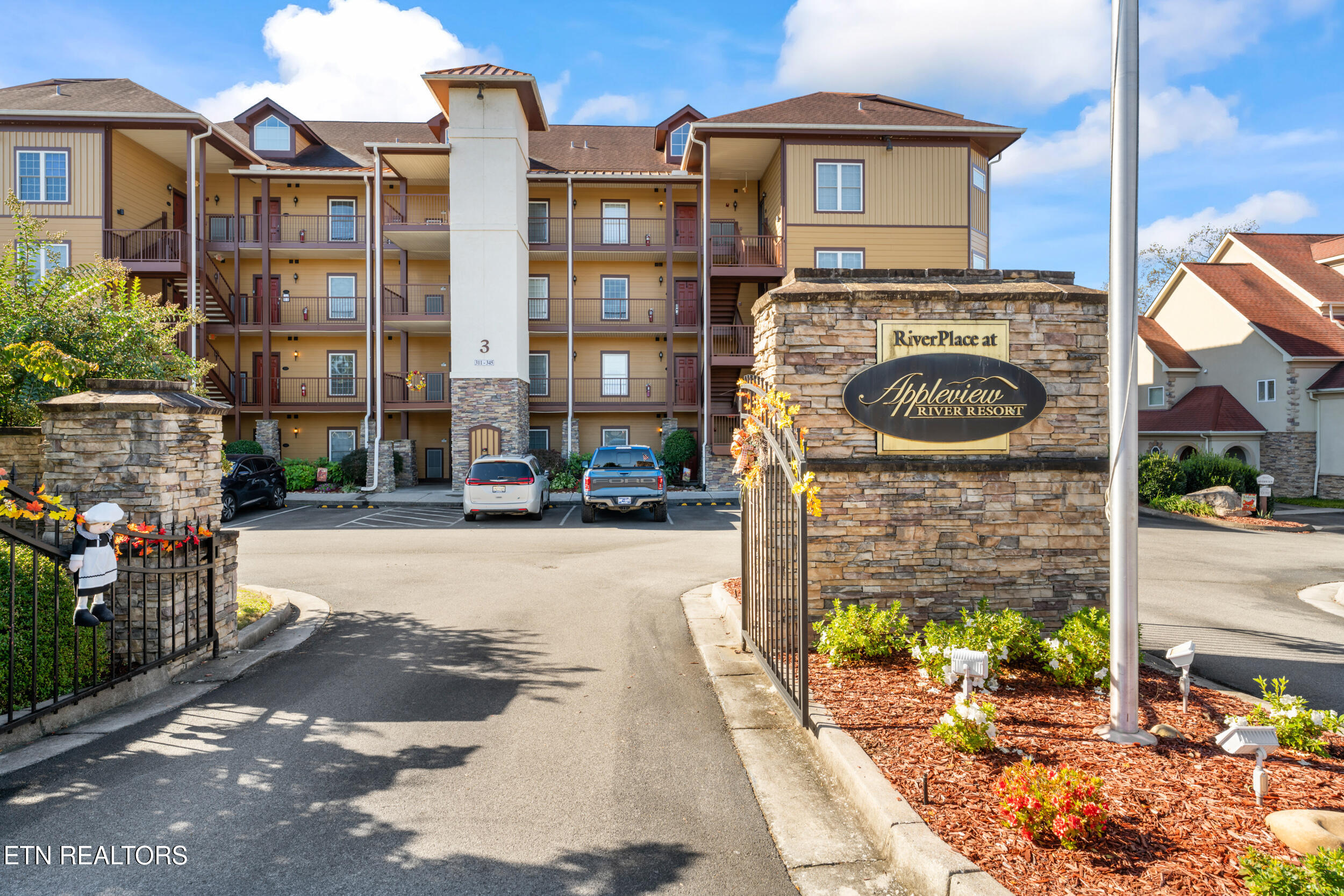 527 River Place Way, Unit 334 Sevierville TN 37862