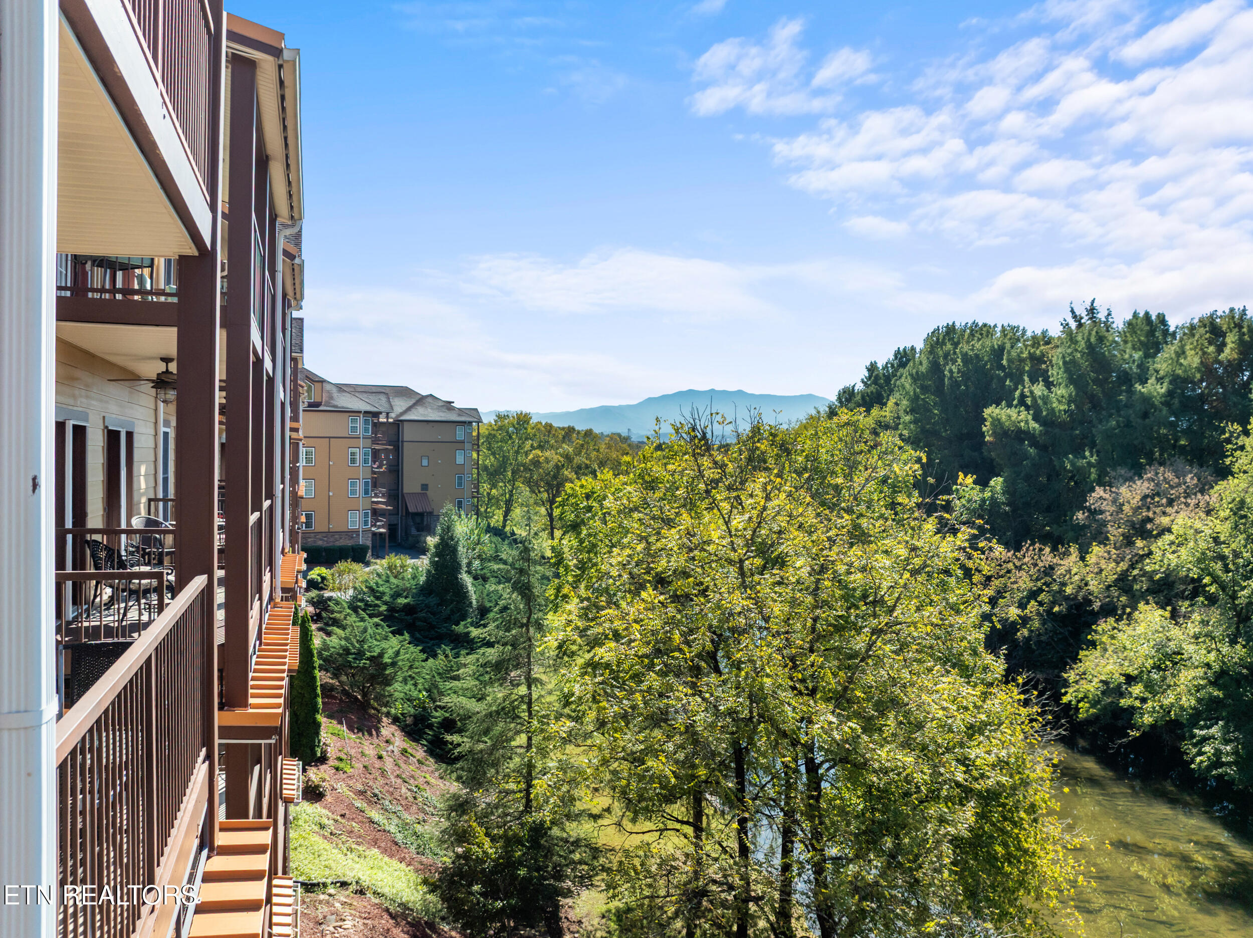 527 River Place Way, Unit 334 Sevierville TN 37862