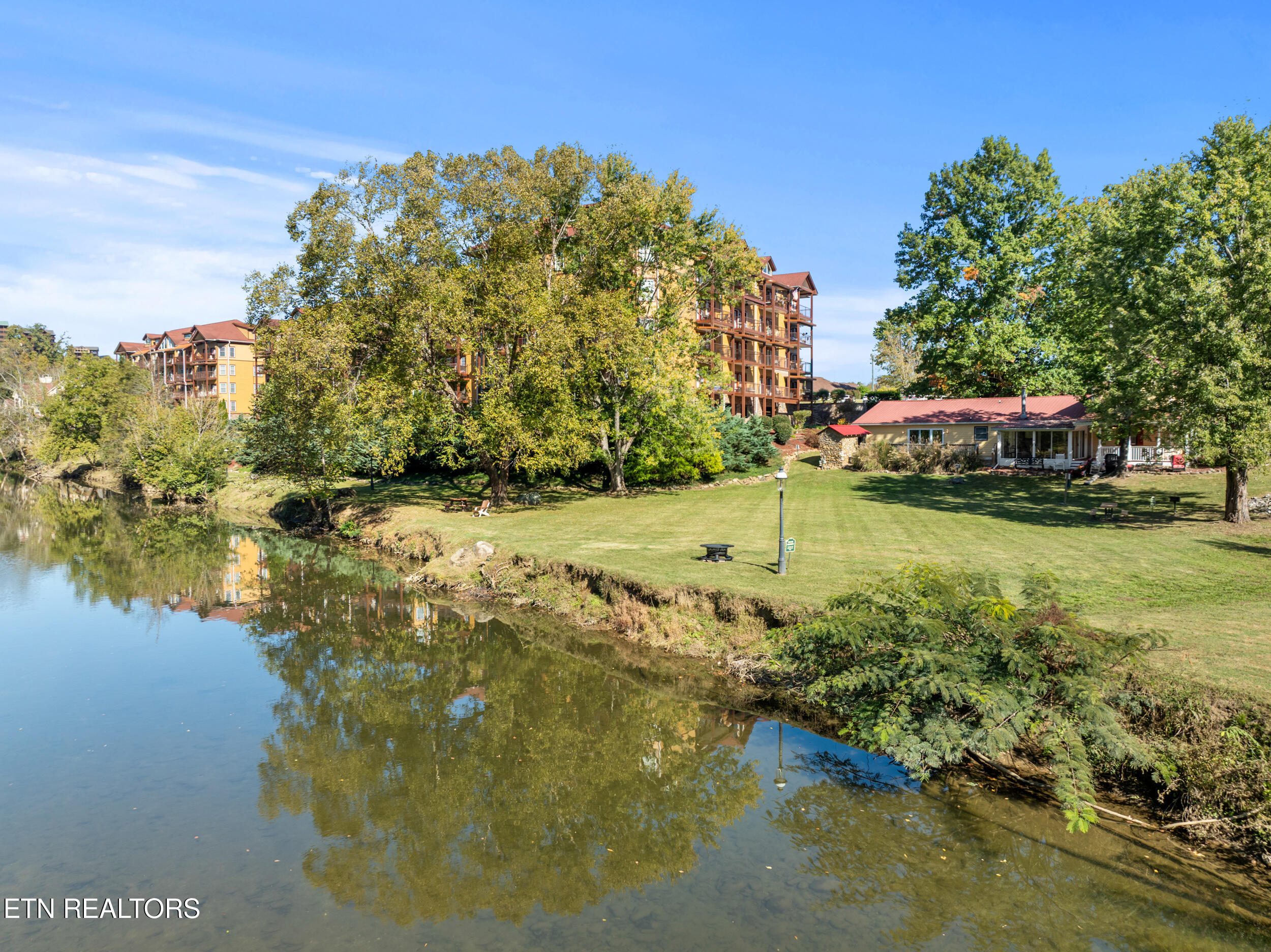 527 River Place Way, Unit 334 Sevierville TN 37862