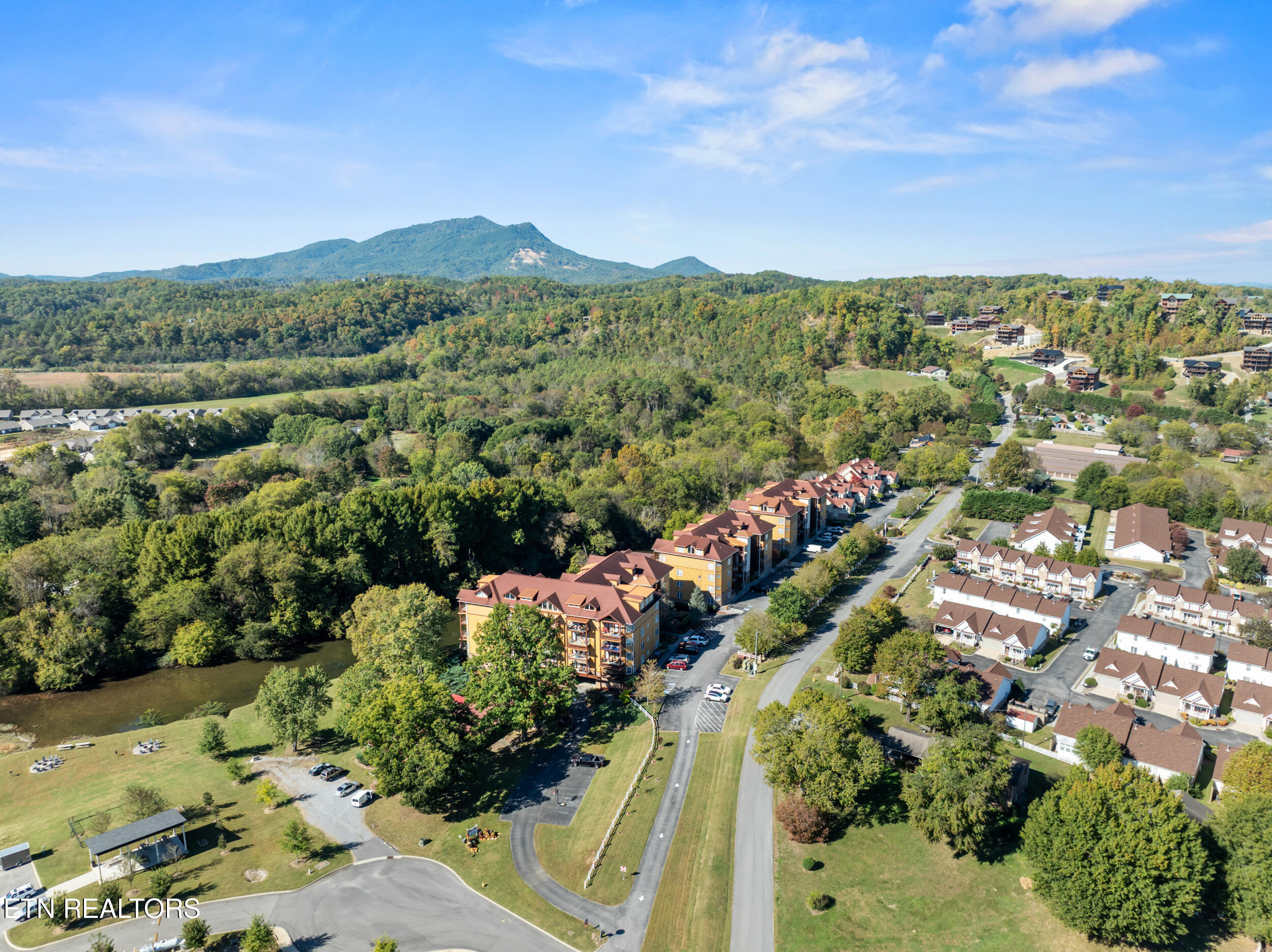 527 River Place Way, Unit 334 Sevierville TN 37862