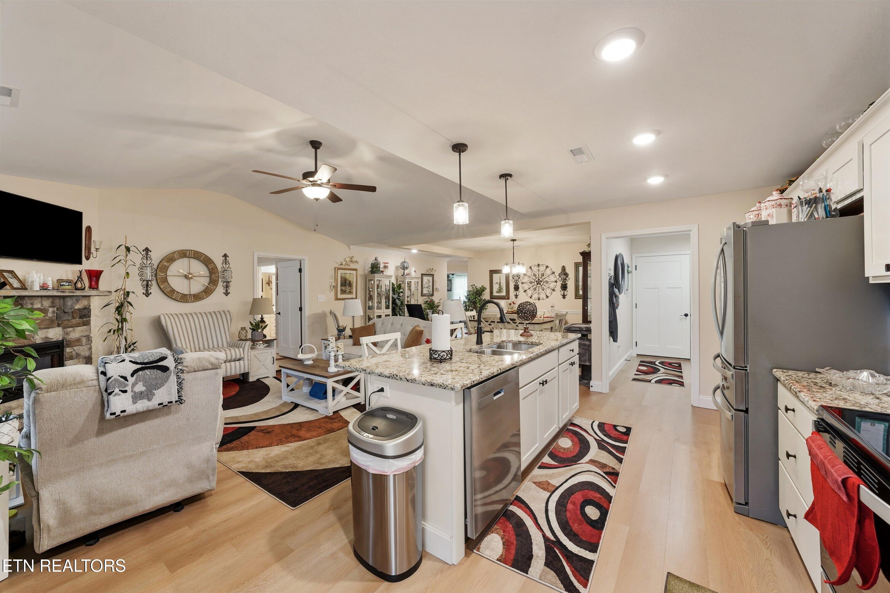736 Snowflower Circle Pigeon Forge TN 37863