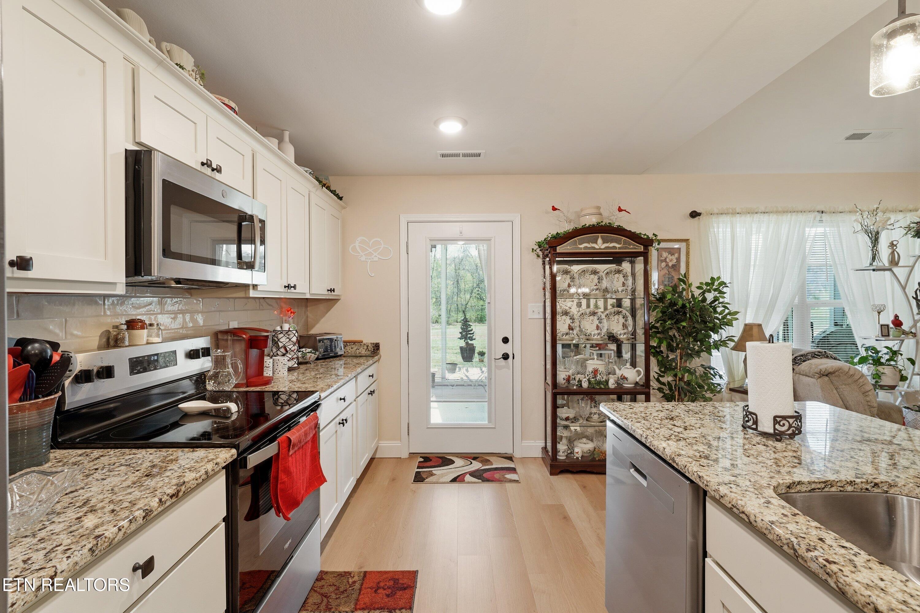 736 Snowflower Circle Pigeon Forge TN 37863