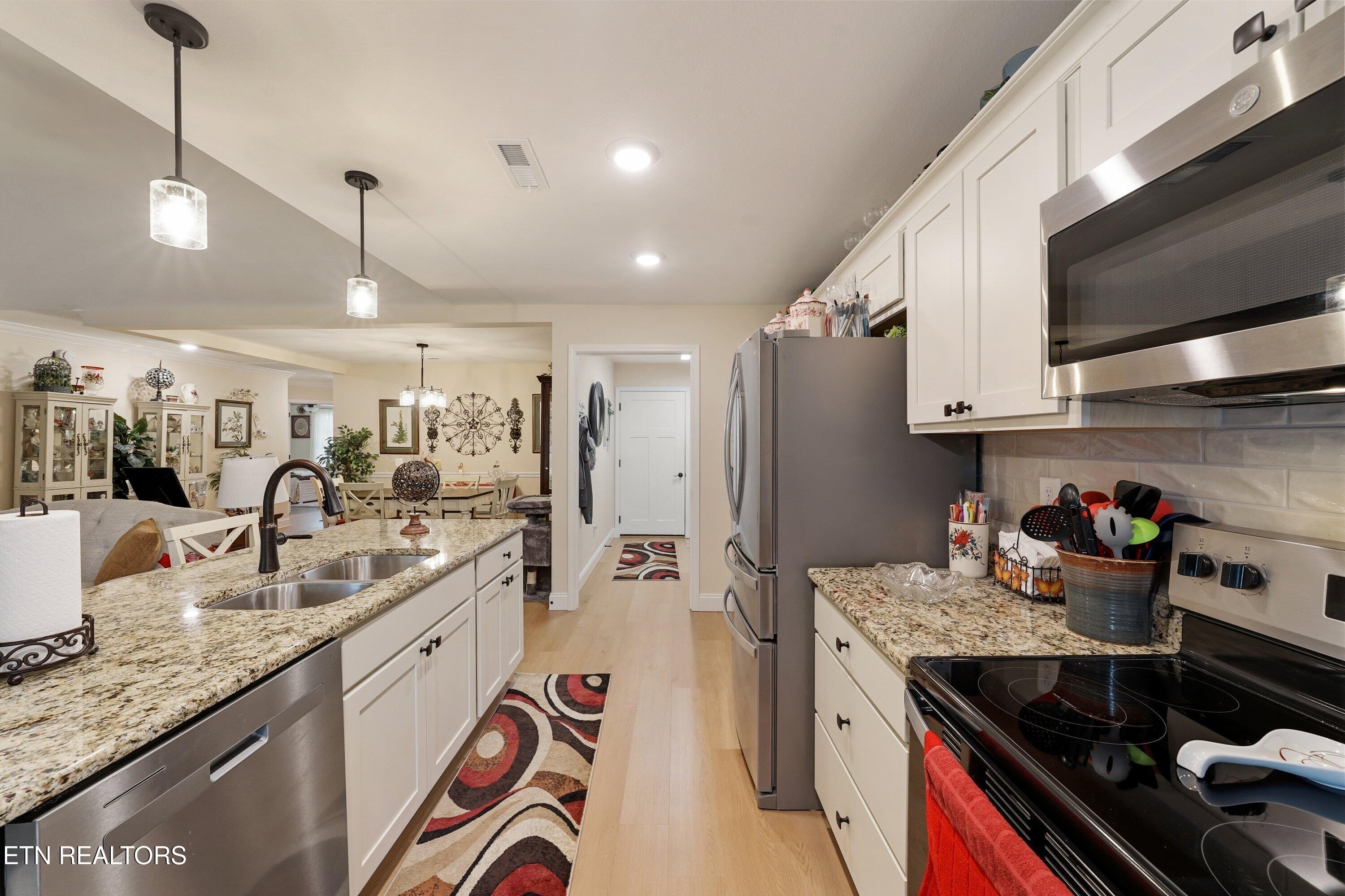 736 Snowflower Circle Pigeon Forge TN 37863