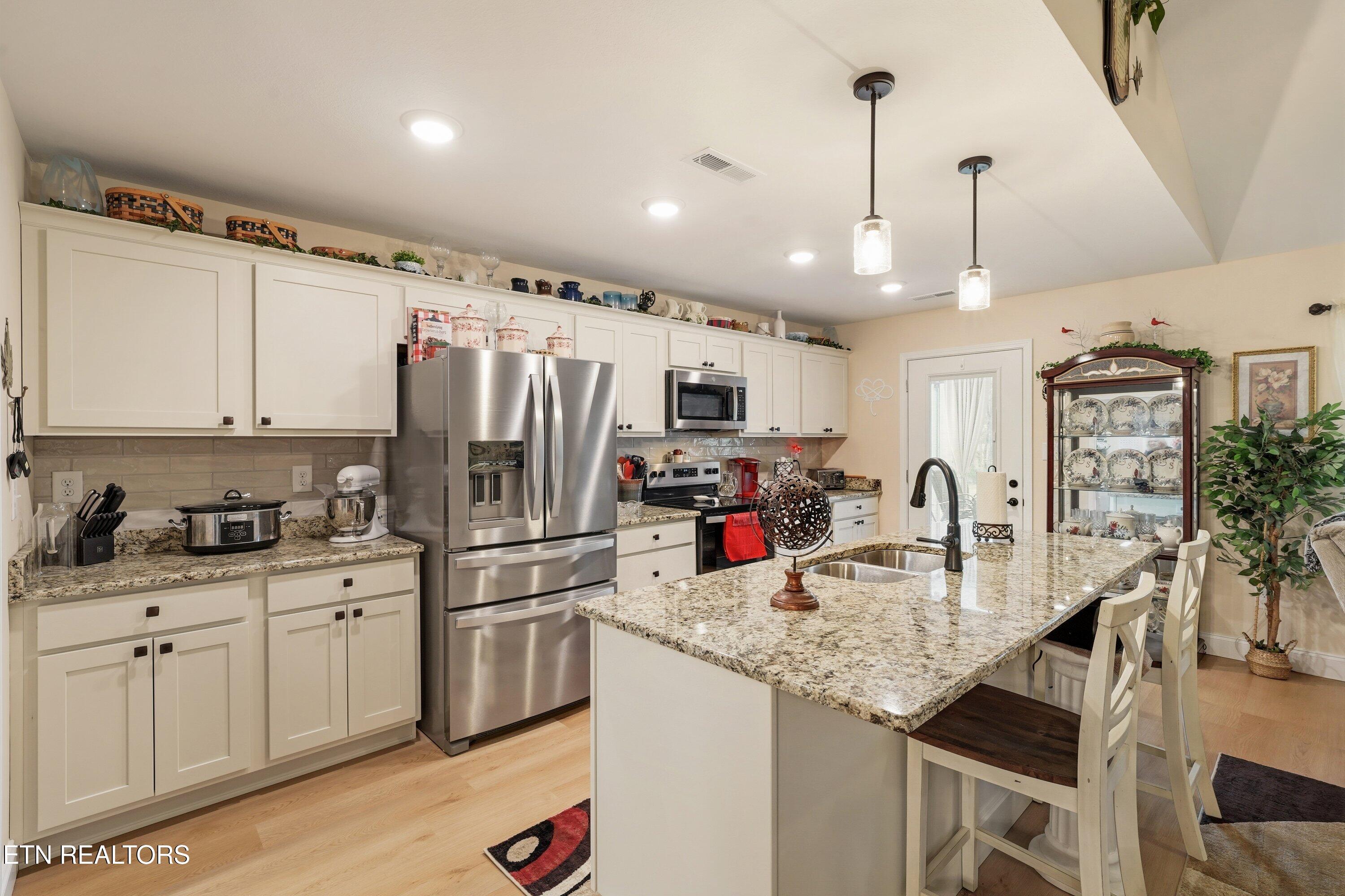 736 Snowflower Circle Pigeon Forge TN 37863