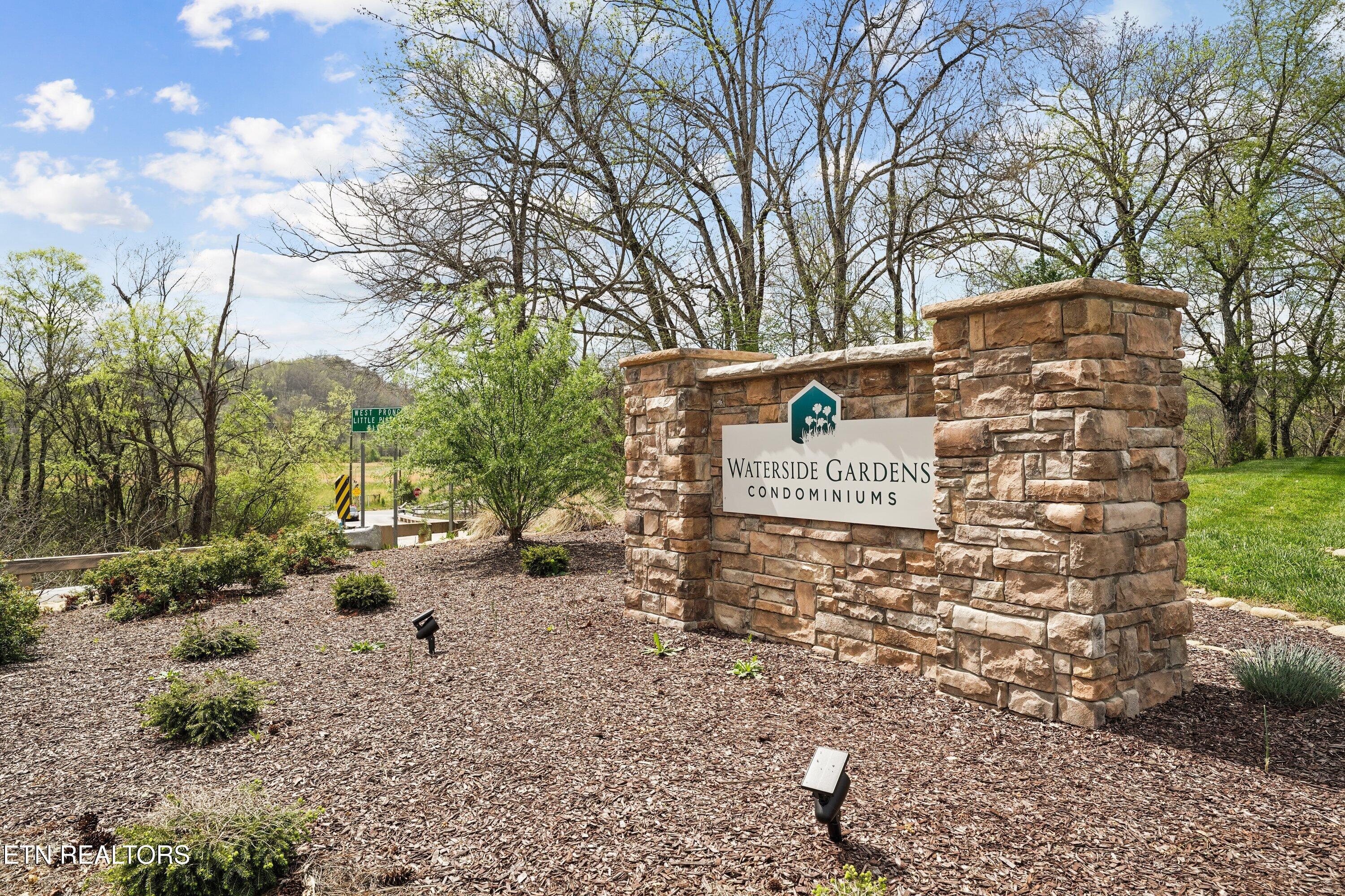 736 Snowflower Circle Pigeon Forge TN 37863
