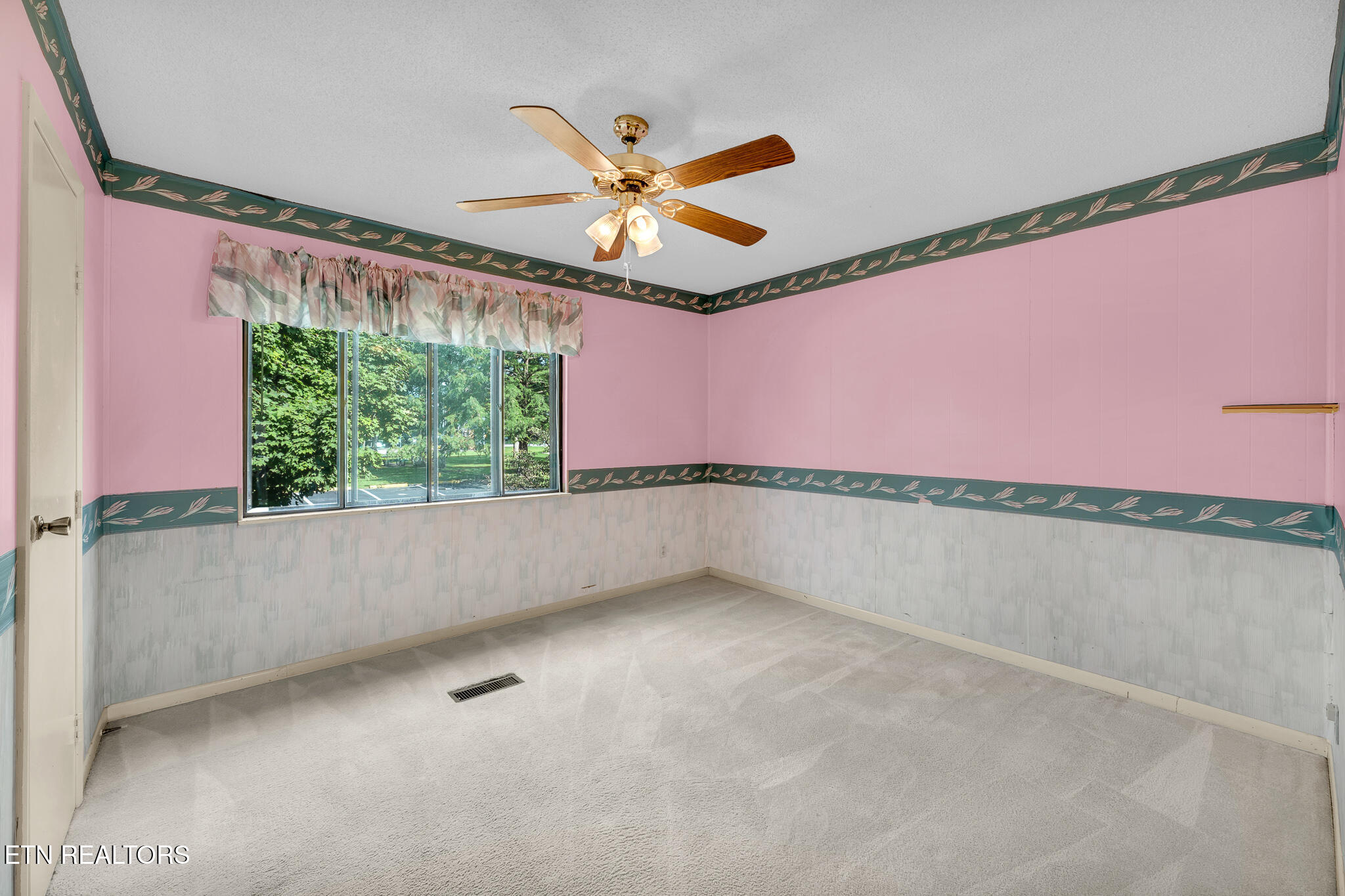 7 Wilshire Heights Drive Crossville TN 38558