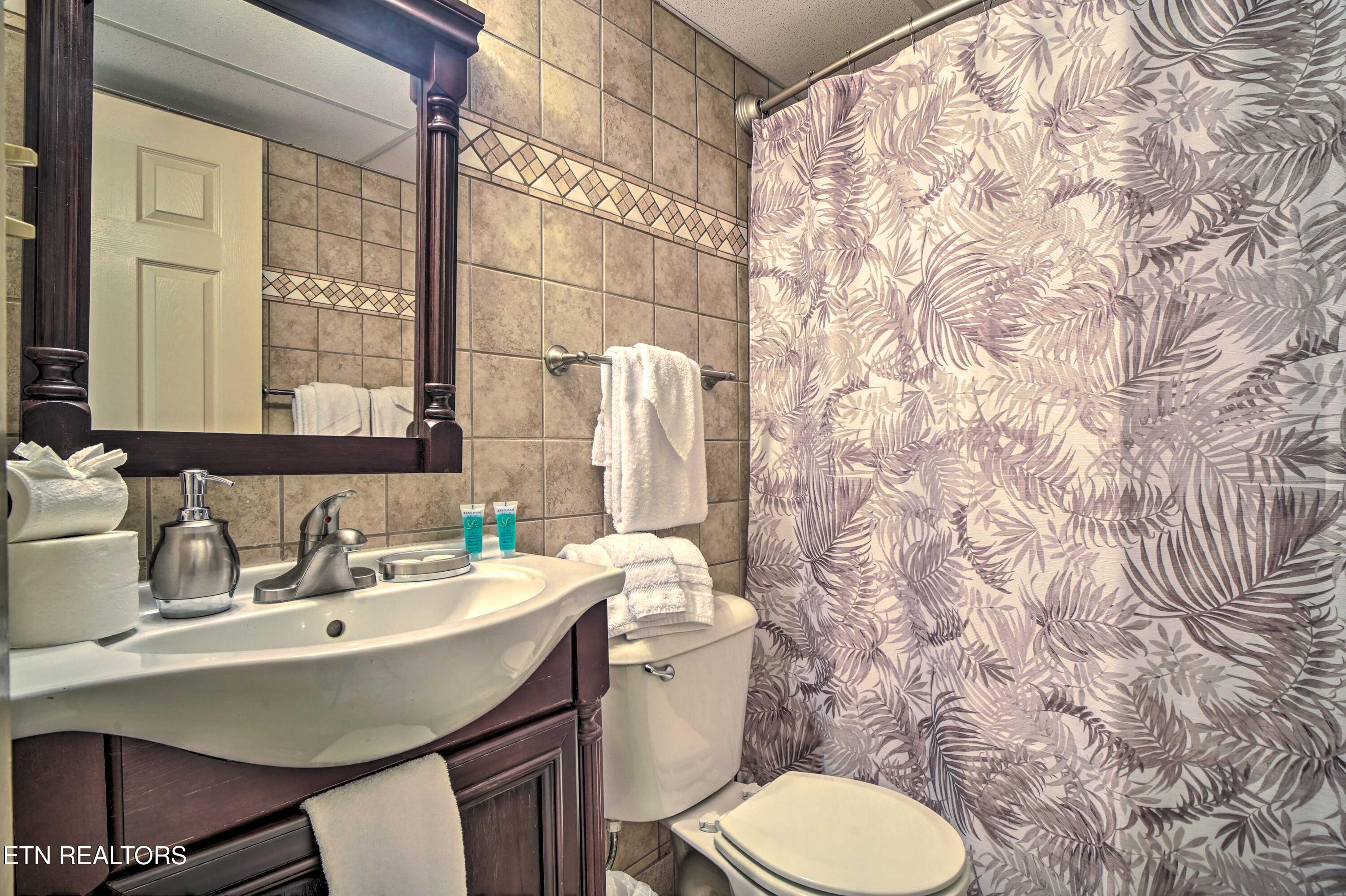 685 River Road Gatlinburg TN 37738