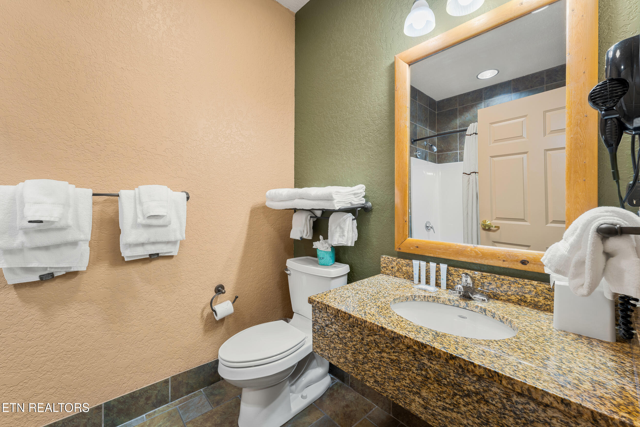1424 Old Knoxville Unit 13071,73,75 Highway Sevierville TN 37876