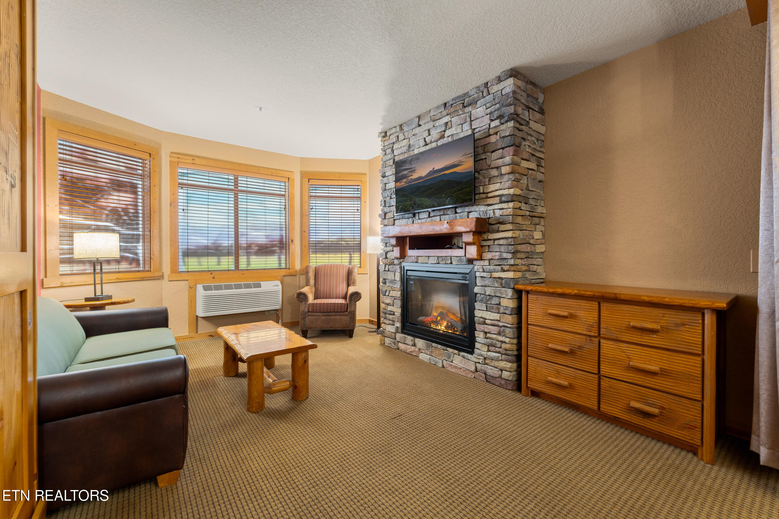 1424 Old Knoxville Unit 13071,73,75 Highway Sevierville TN 37876