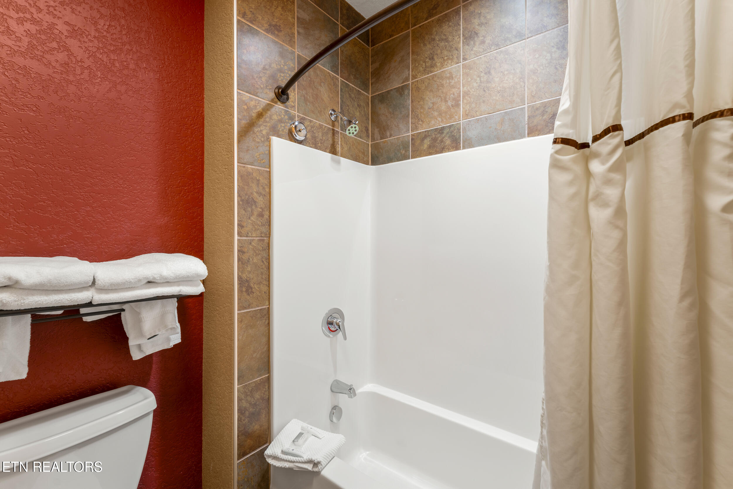 1424 Old Knoxville Unit 13071,73,75 Highway Sevierville TN 37876
