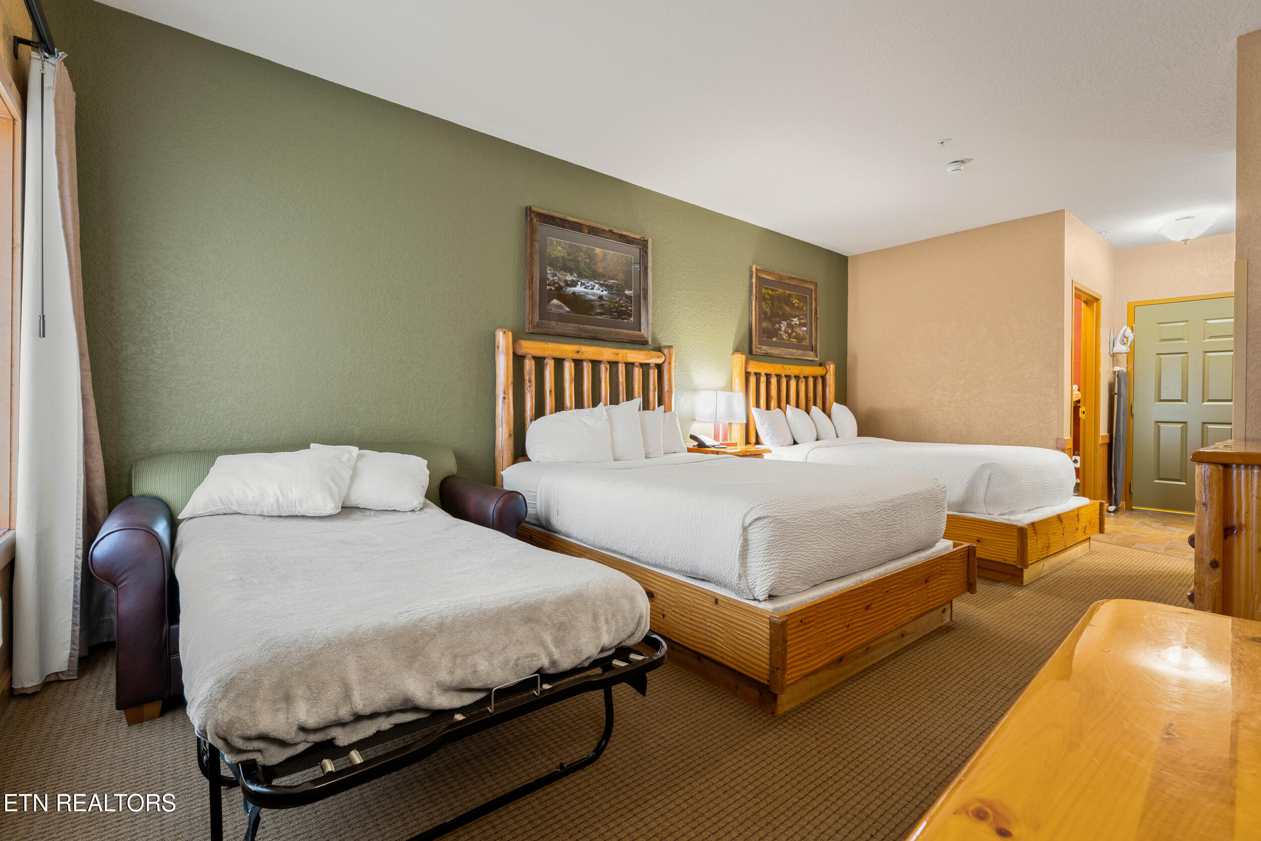 1424 Old Knoxville Unit 13071,73,75 Highway Sevierville TN 37876