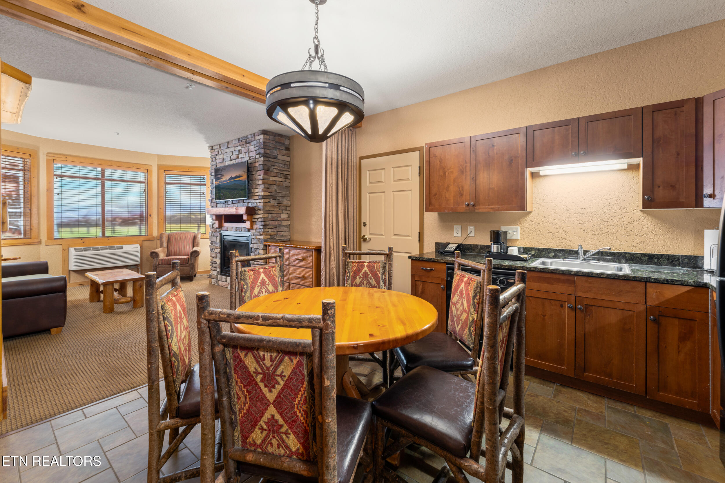 1424 Old Knoxville Unit 13071,73,75 Highway Sevierville TN 37876