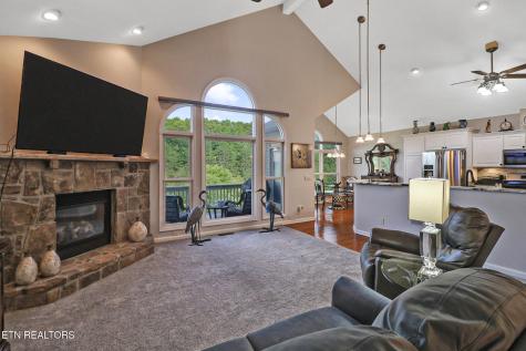 135 Lafayette Point Fairfield Glade TN 38558