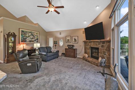 135 Lafayette Point Fairfield Glade TN 38558
