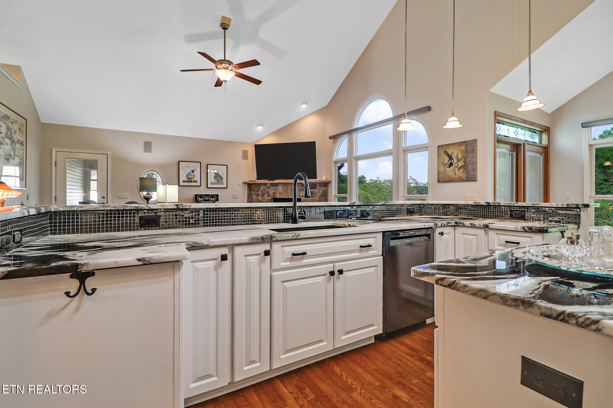 135 Lafayette Point Fairfield Glade TN 38558